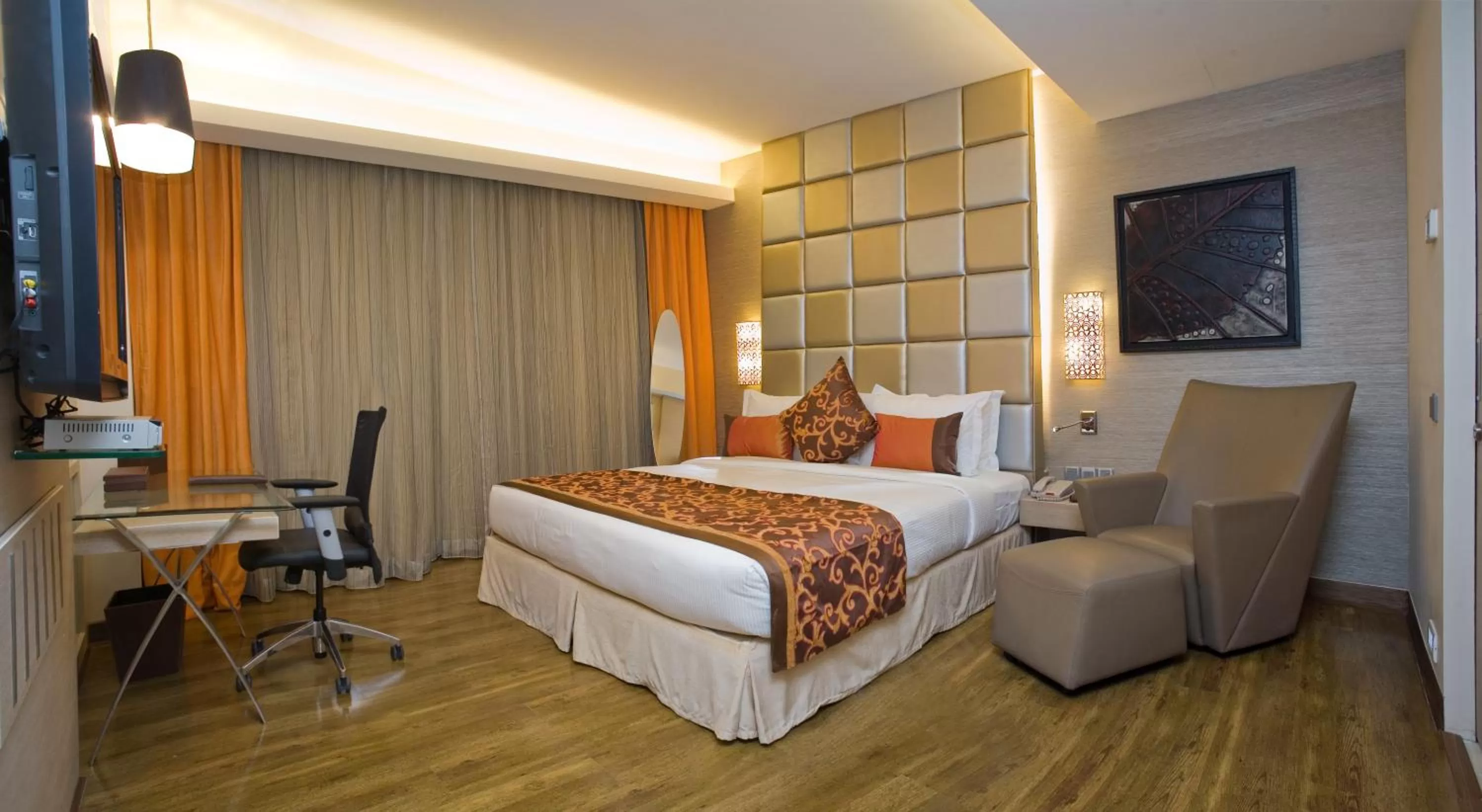 View (from property/room), Bed in The Sonnet Kolkata