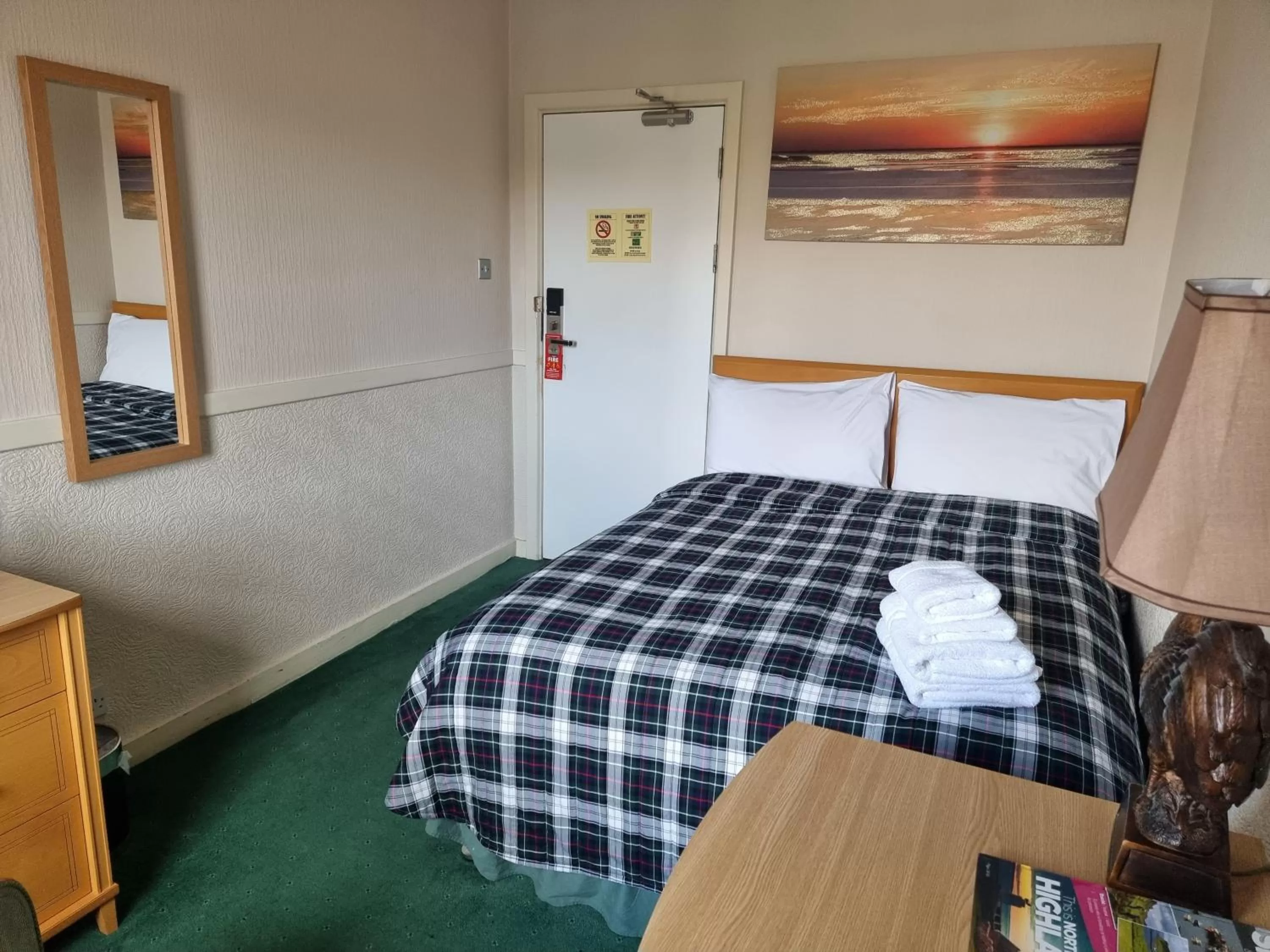 Bedroom, Bed in The National Hotel