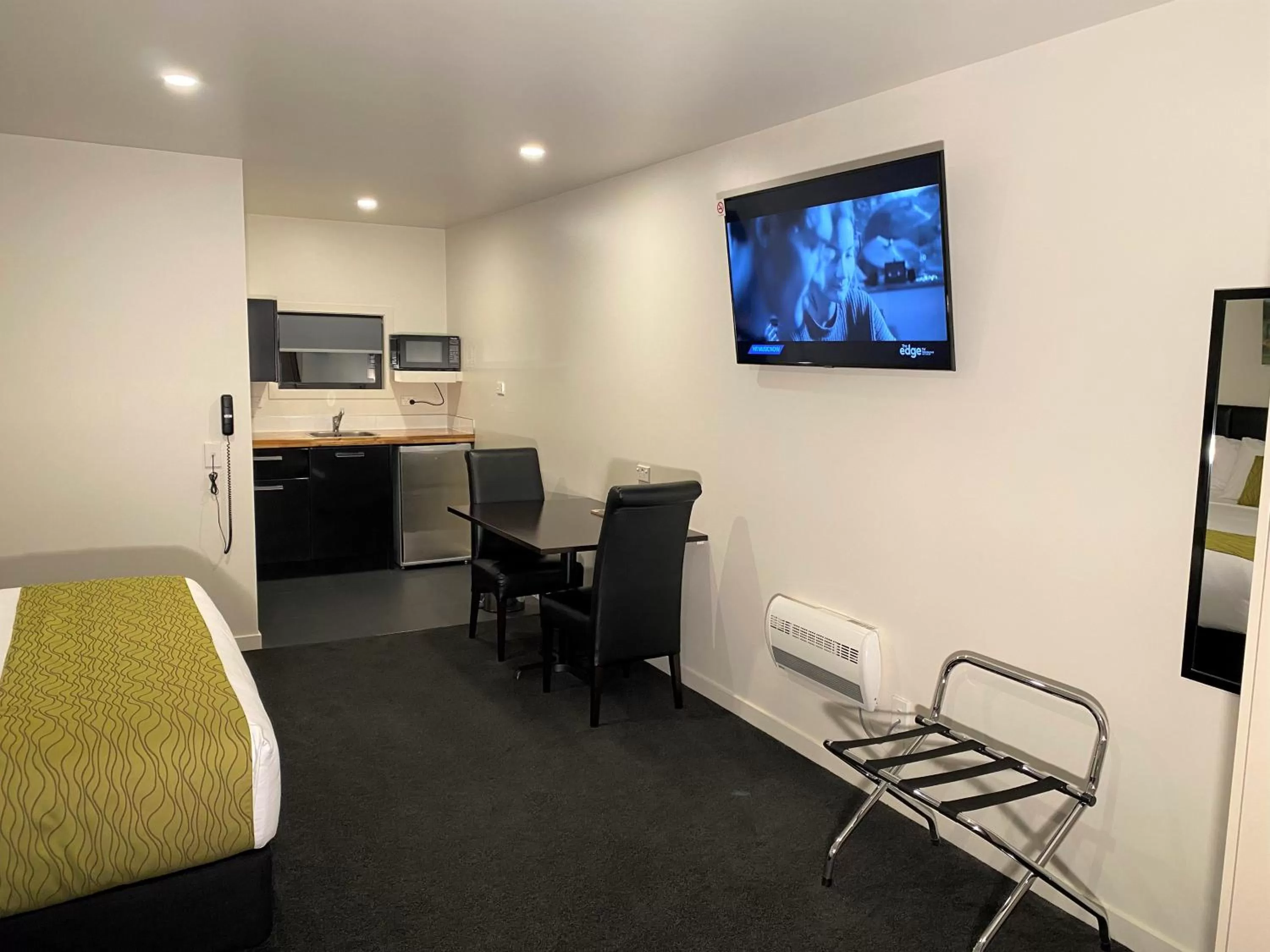 Bed in Townsman Motor Lodge