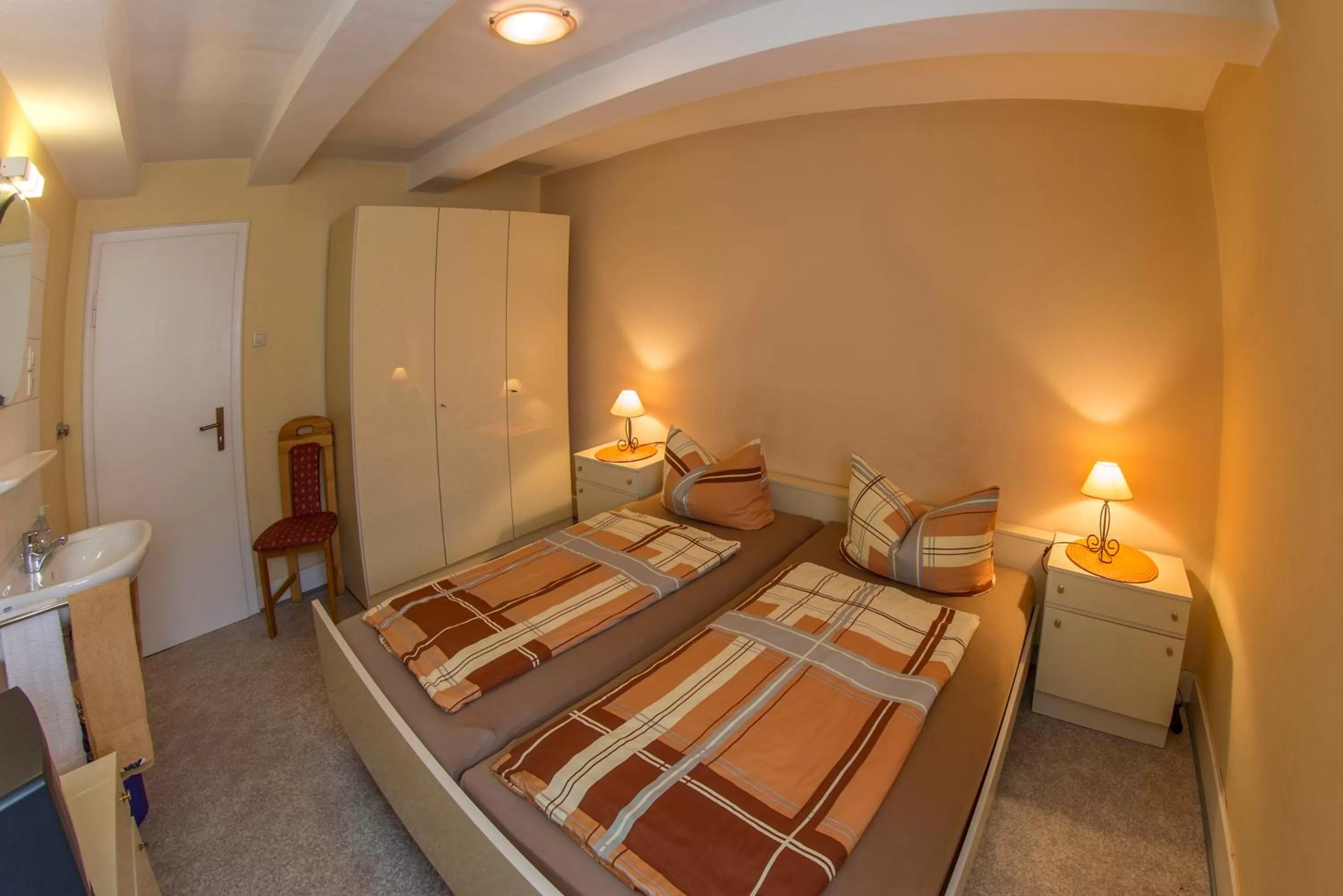 Photo of the whole room, Bed in Lindenschänke