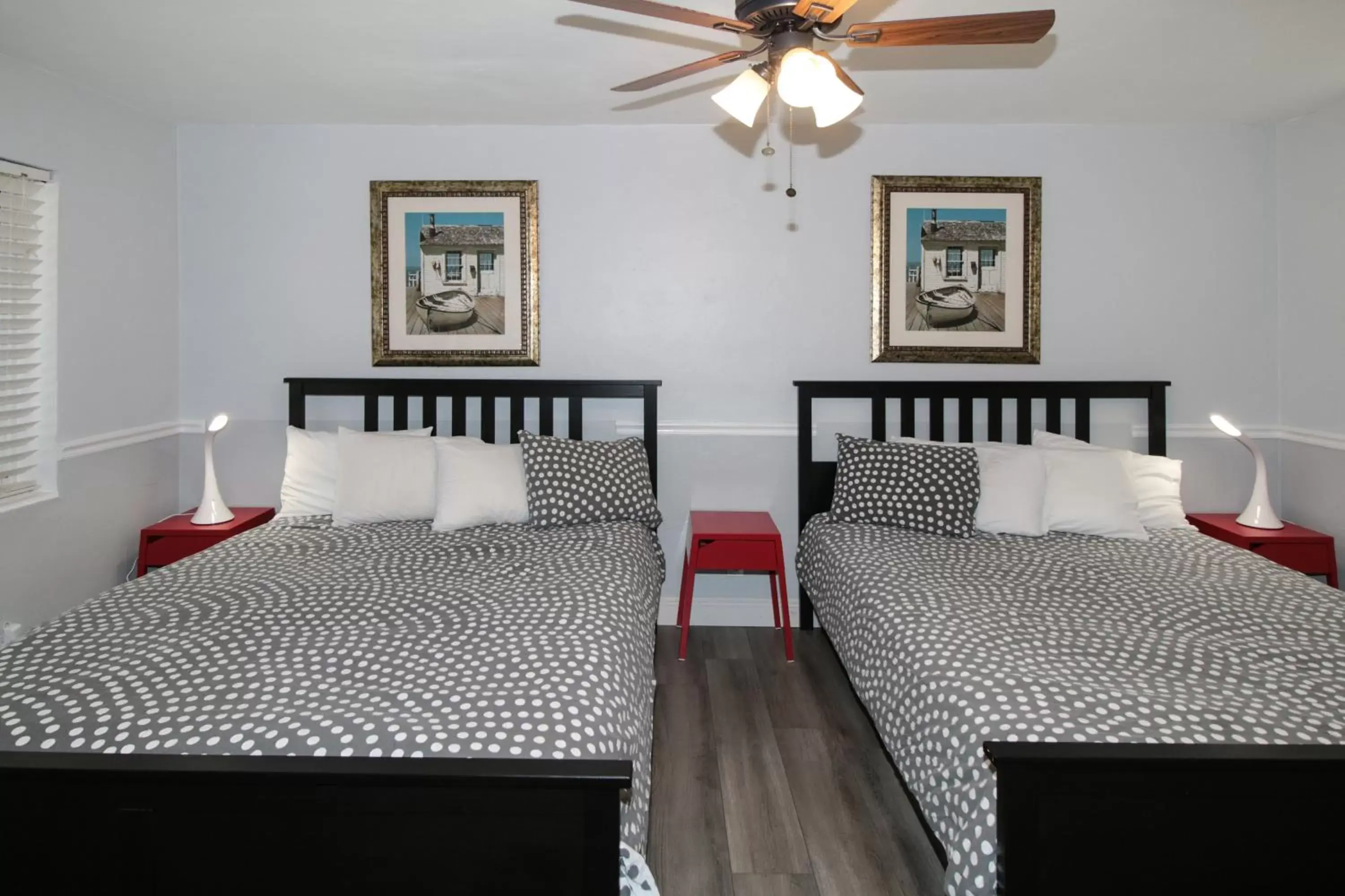 One Bedroom with Queen Bed in The Dolphin Hollywood One Bedroom with Queen Bed in The Dolphin Hollywood