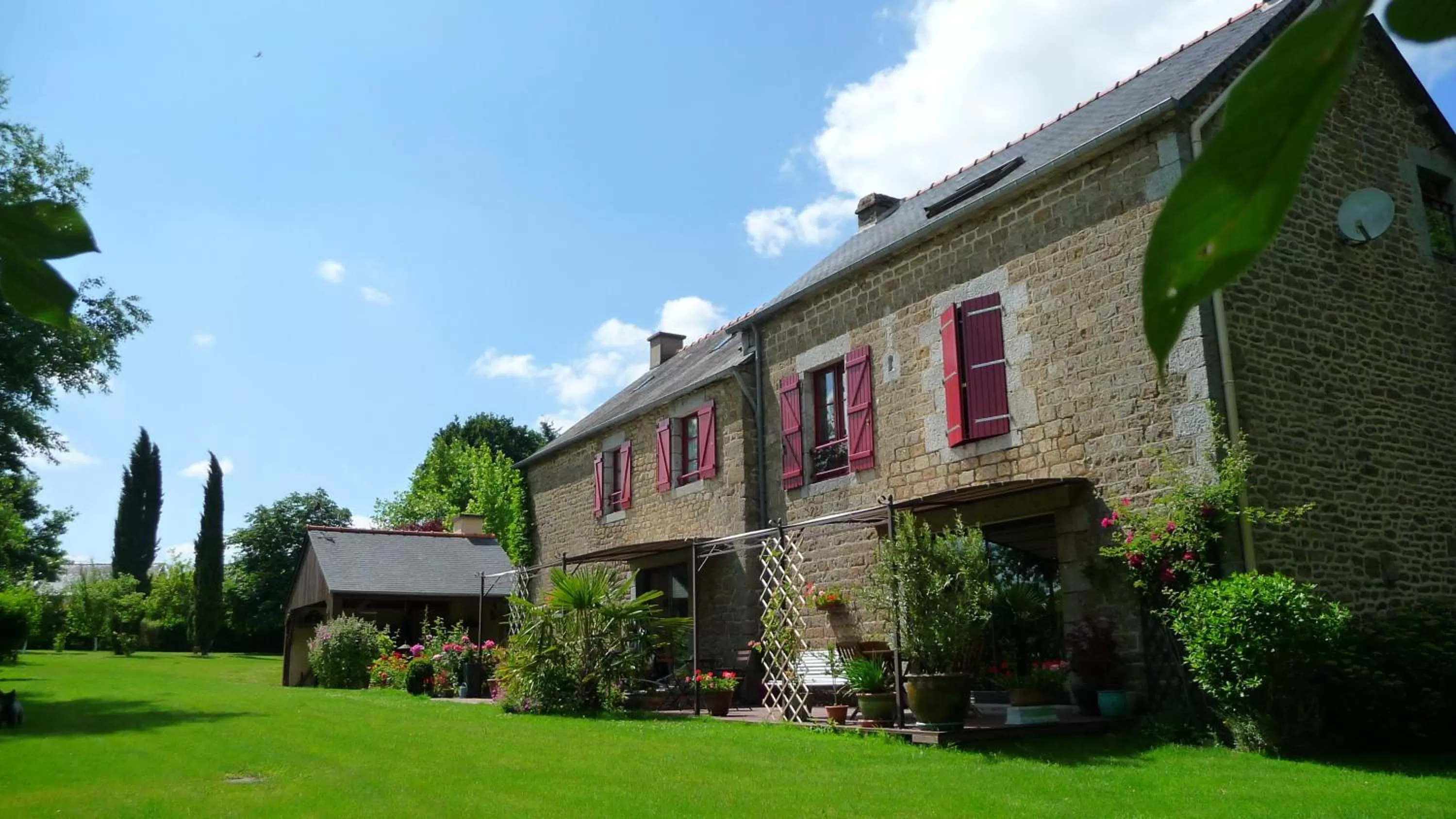 Garden in Chambres d'hôtes Le Bas Rassinoux