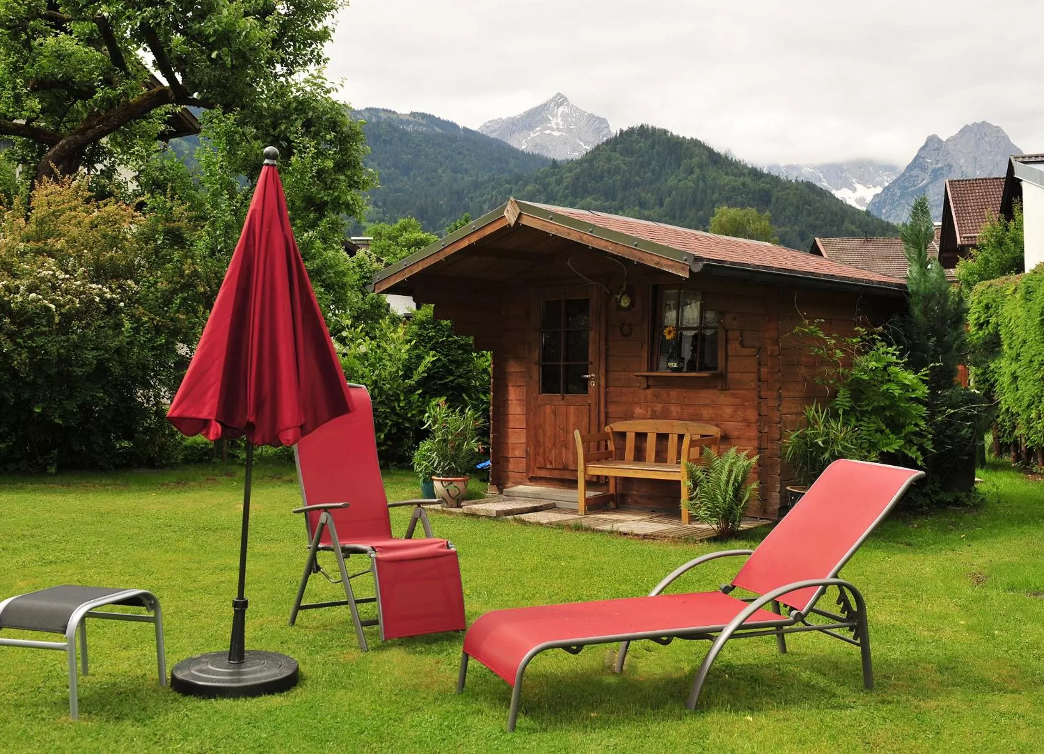 Garden in Weidegg - Hotel Garni