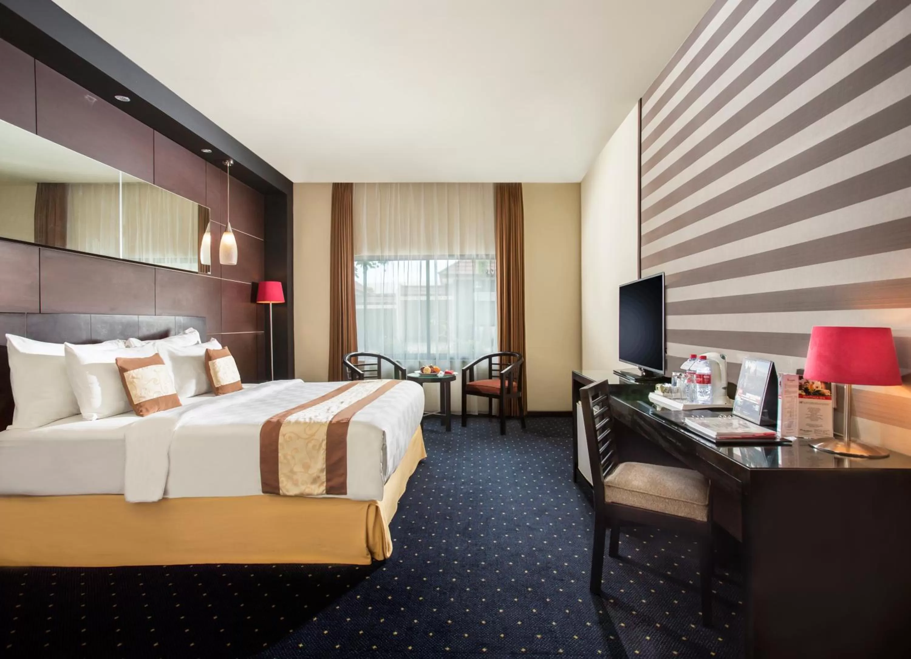 Bedroom, Bed in Swiss-Belhotel Silae Palu