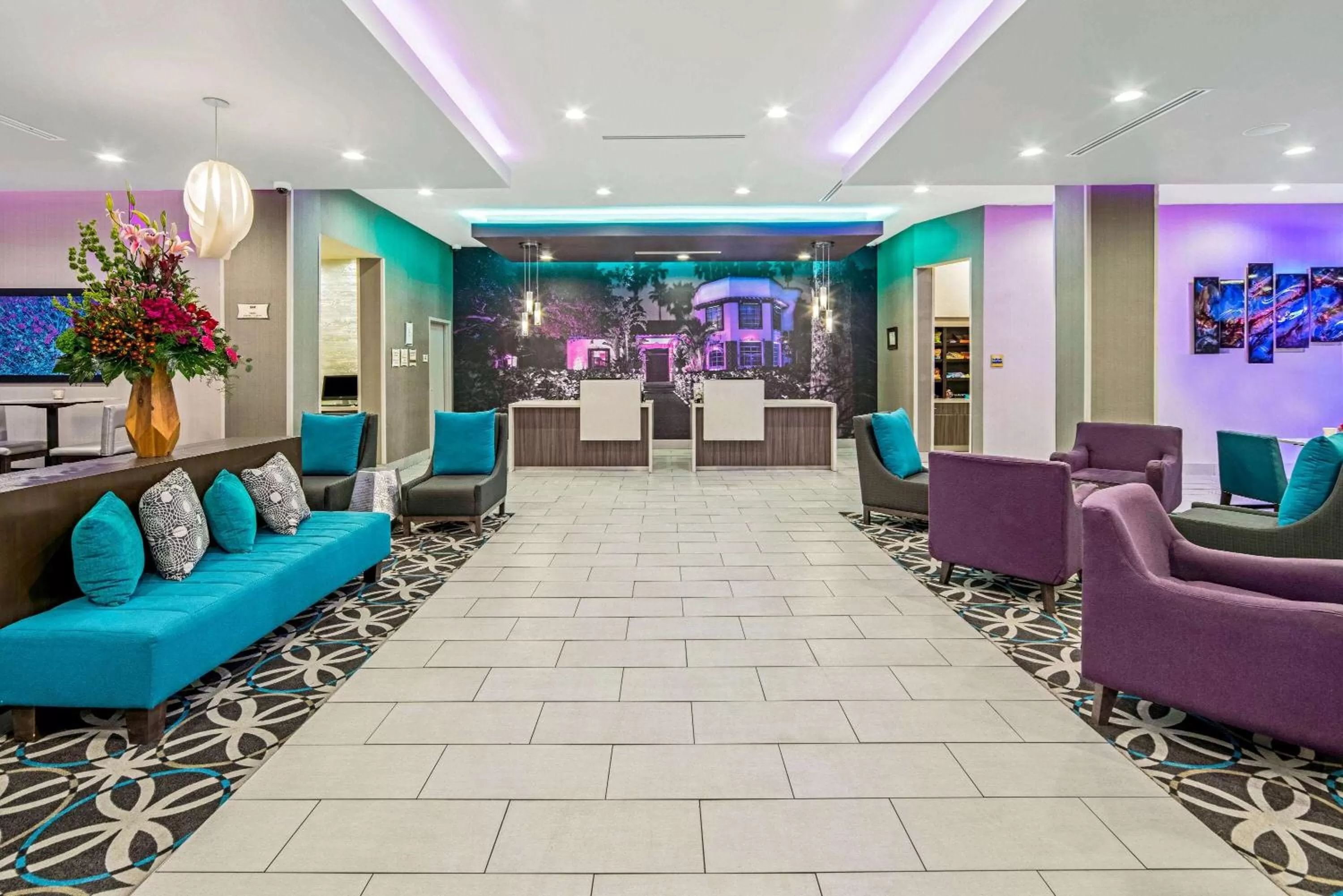 Lobby or reception in La Quinta by Wyndham McAllen La Plaza Mall