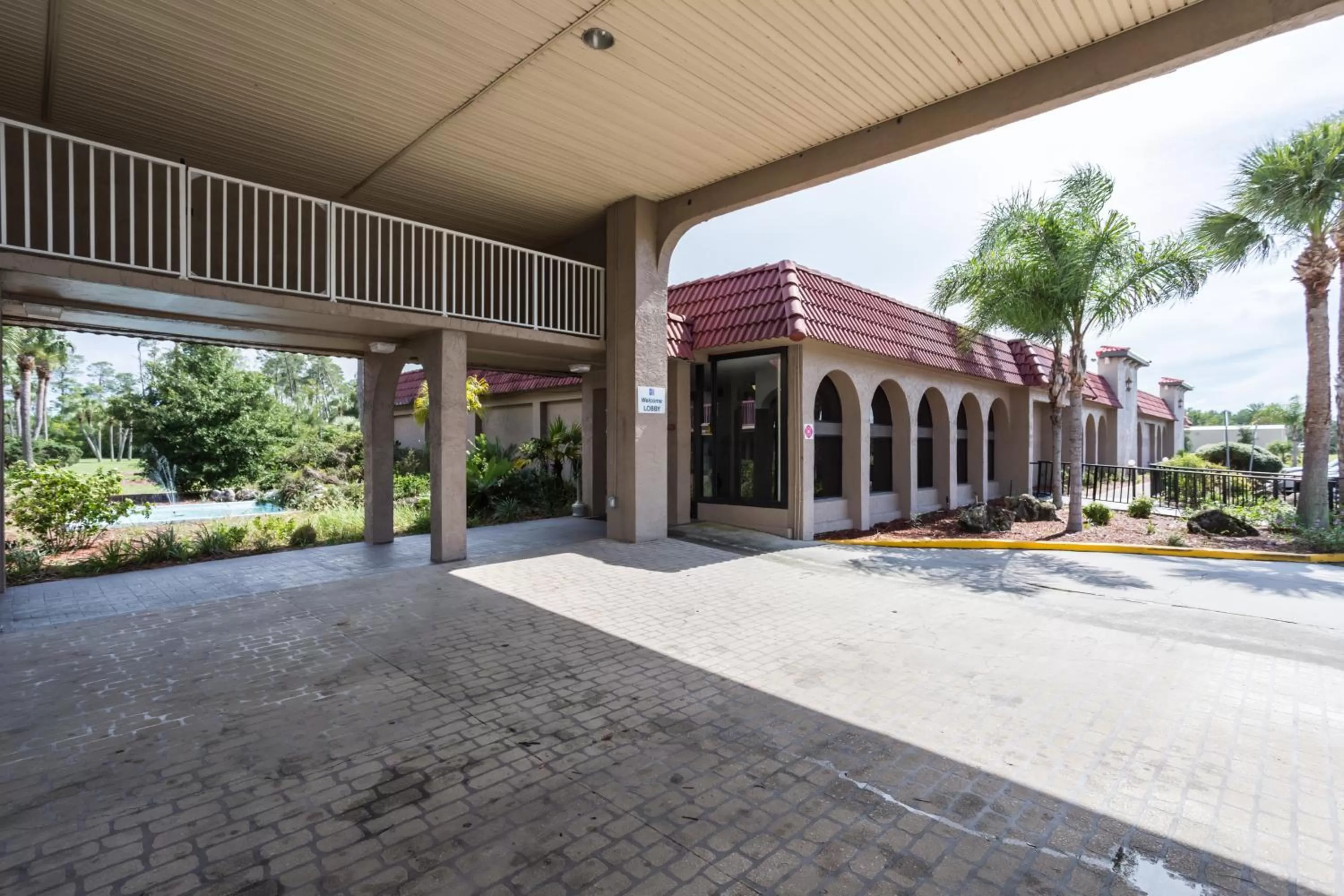 Property building in Motel 6-Spring Hill, FL - Weeki Wachee