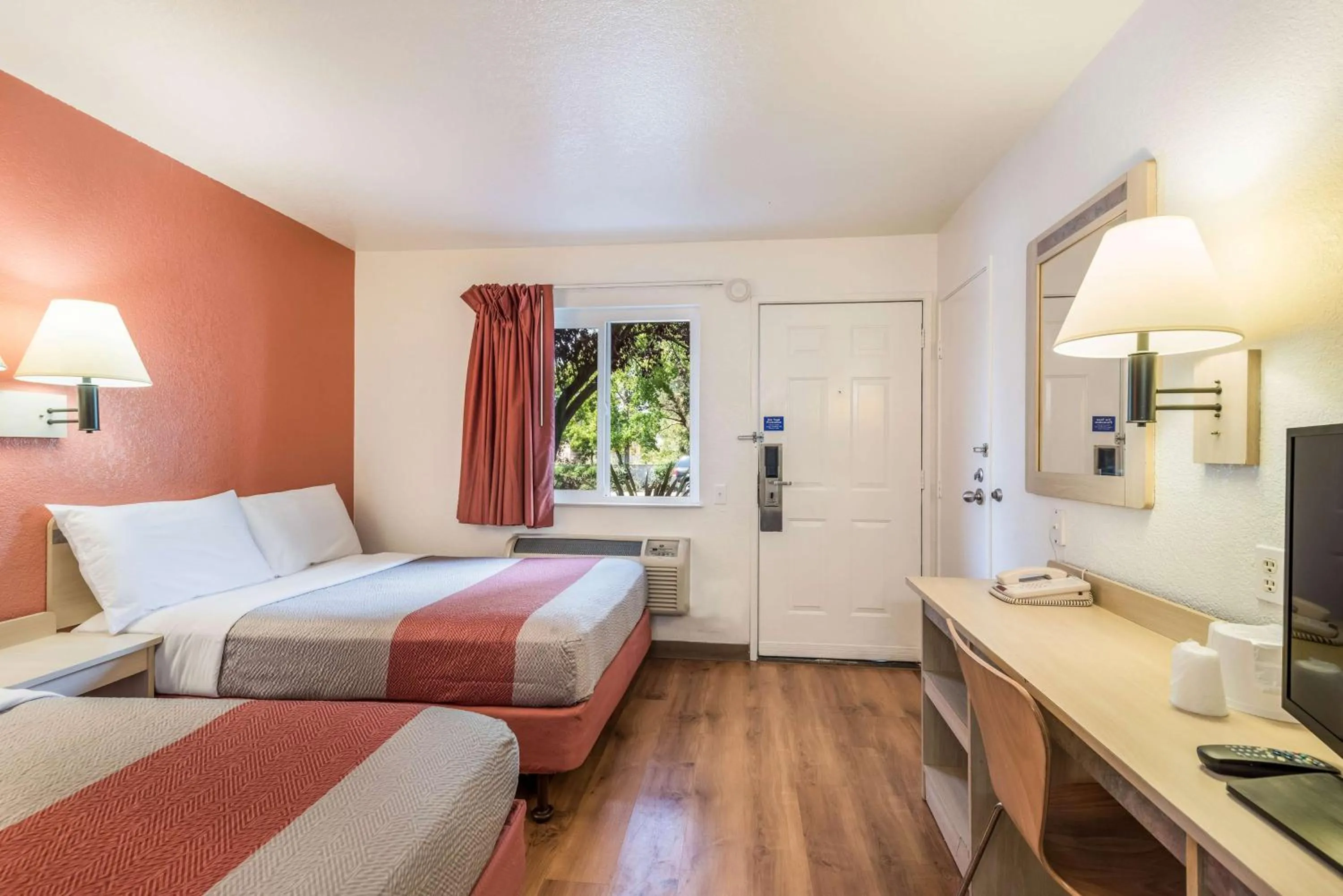 Bedroom, Bed in Motel 6-Rohnert Park, CA