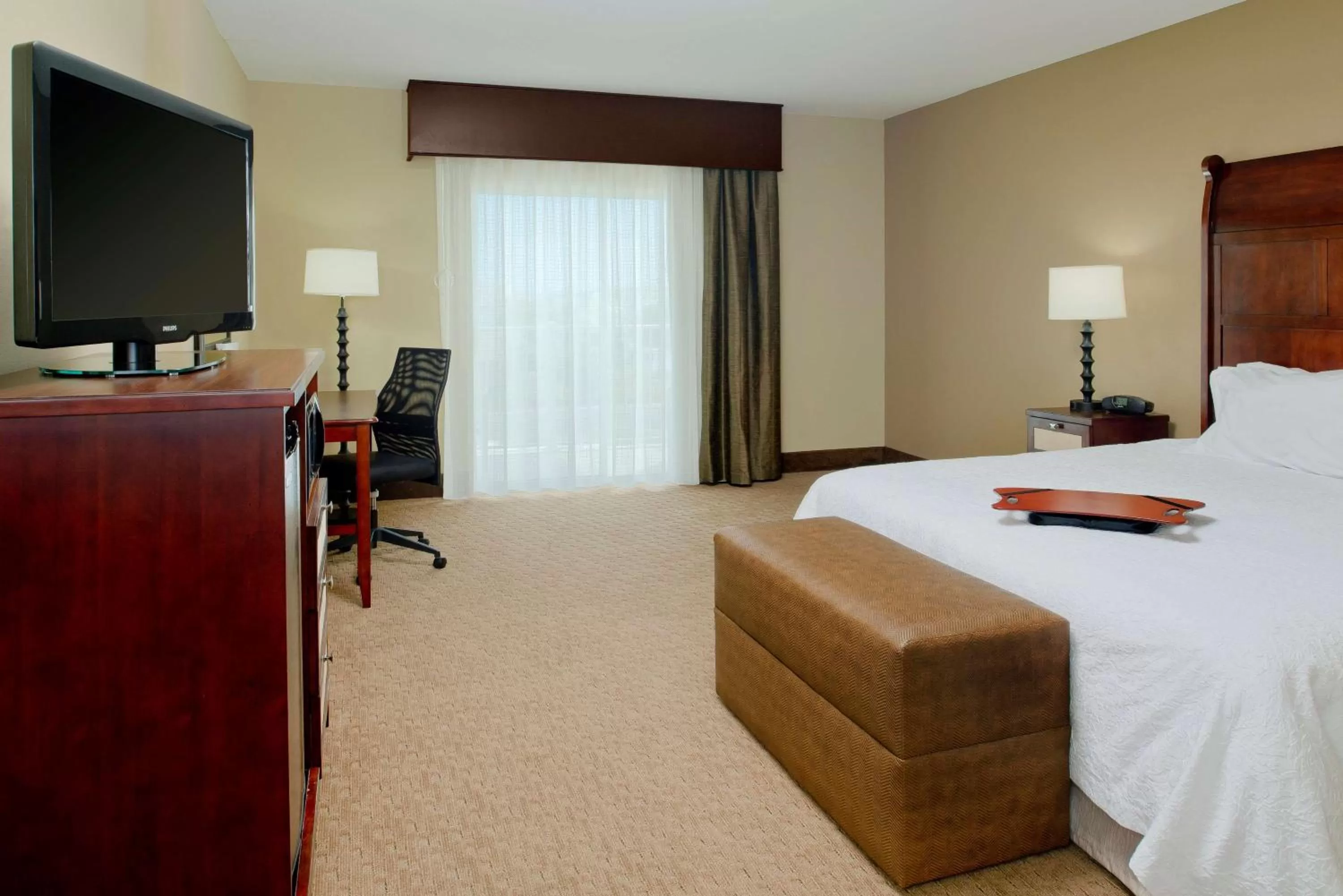 King Room - Disability Access/Non-Smoking in Hampton Inn & Suites Ocean City Bayfront-Convention Center