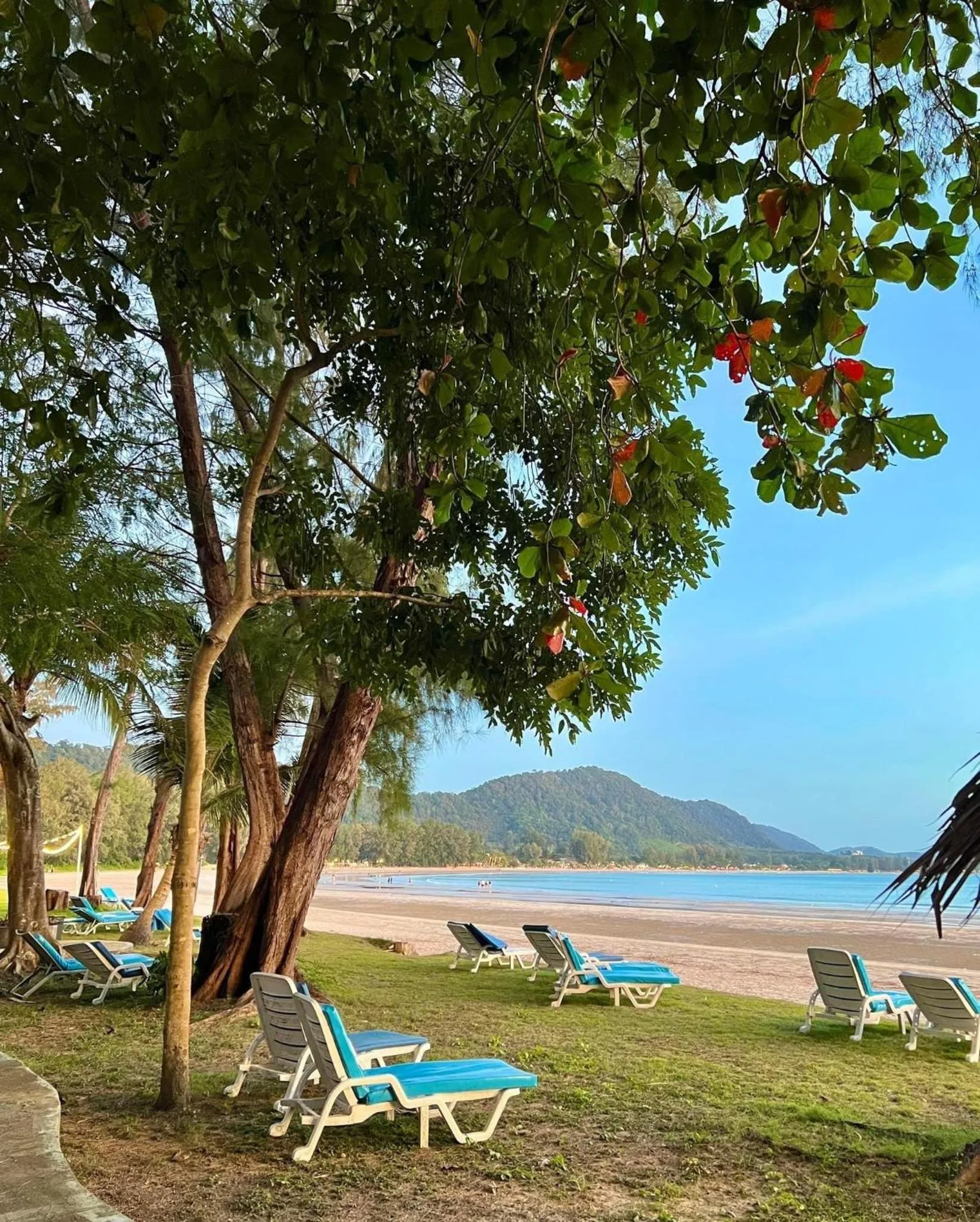 Beach in Twin Bay Resort Koh Lanta