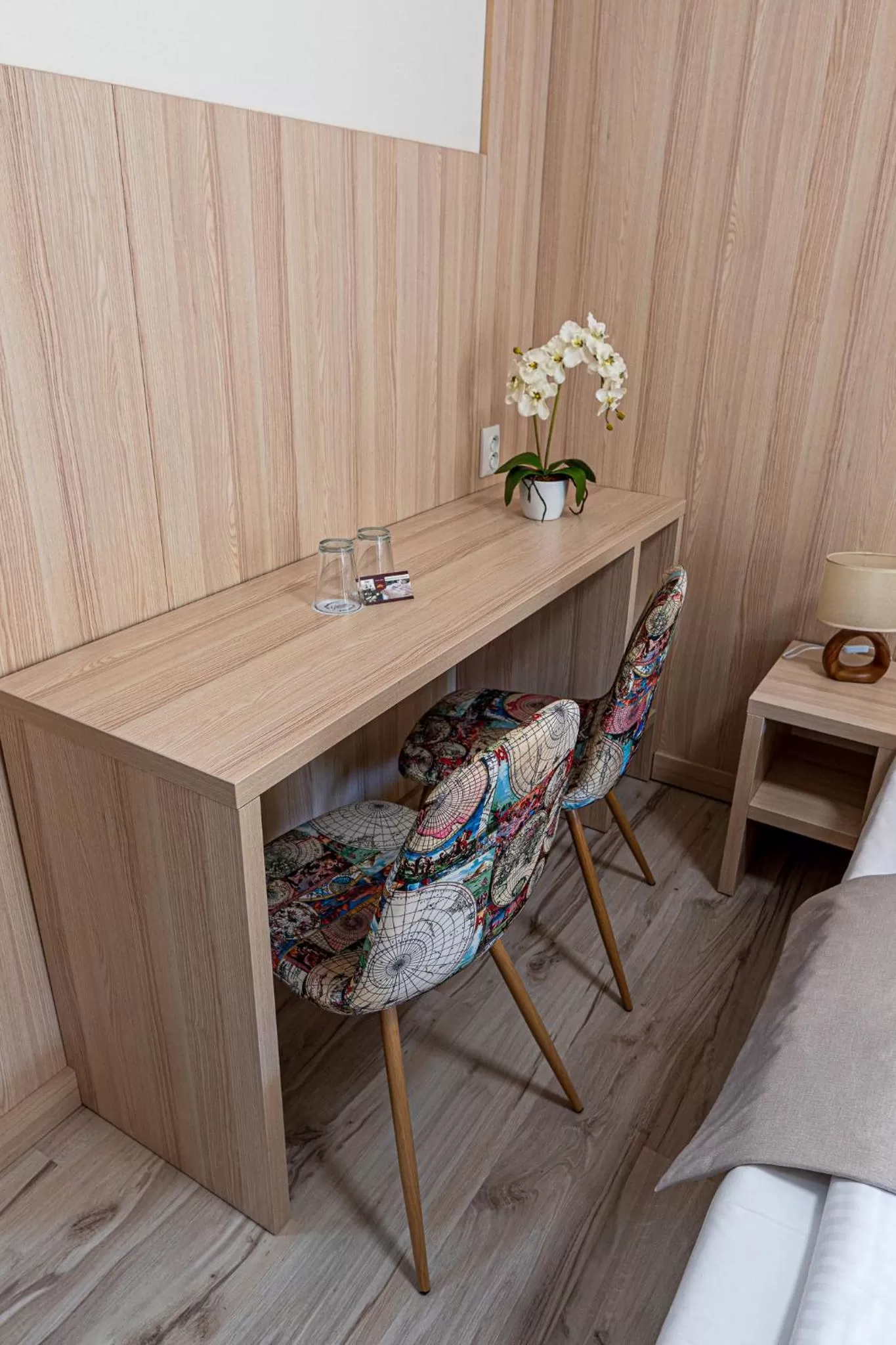 Seating area in Hotel Garni