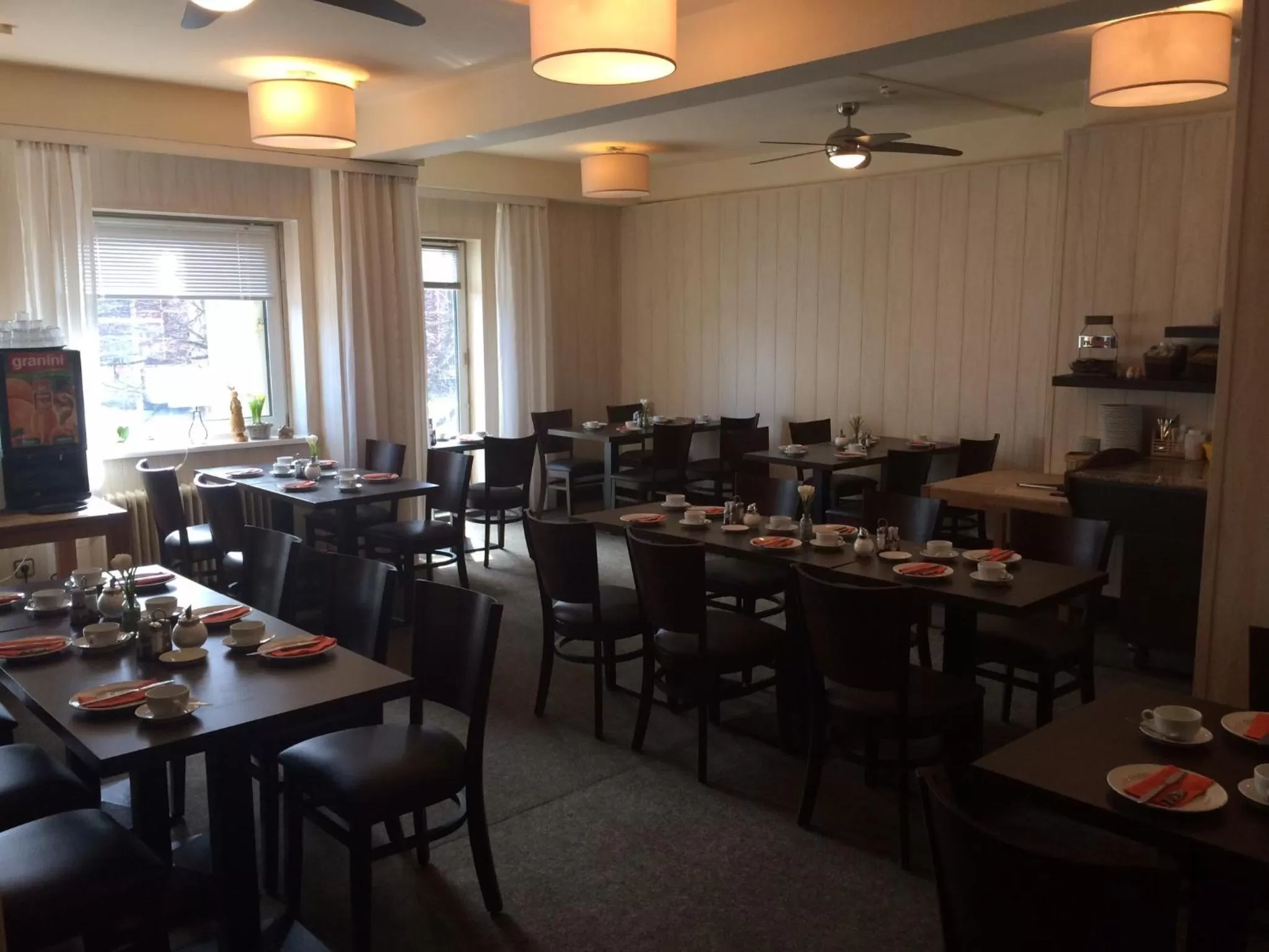 Restaurant/places to eat in Hotel Imperial