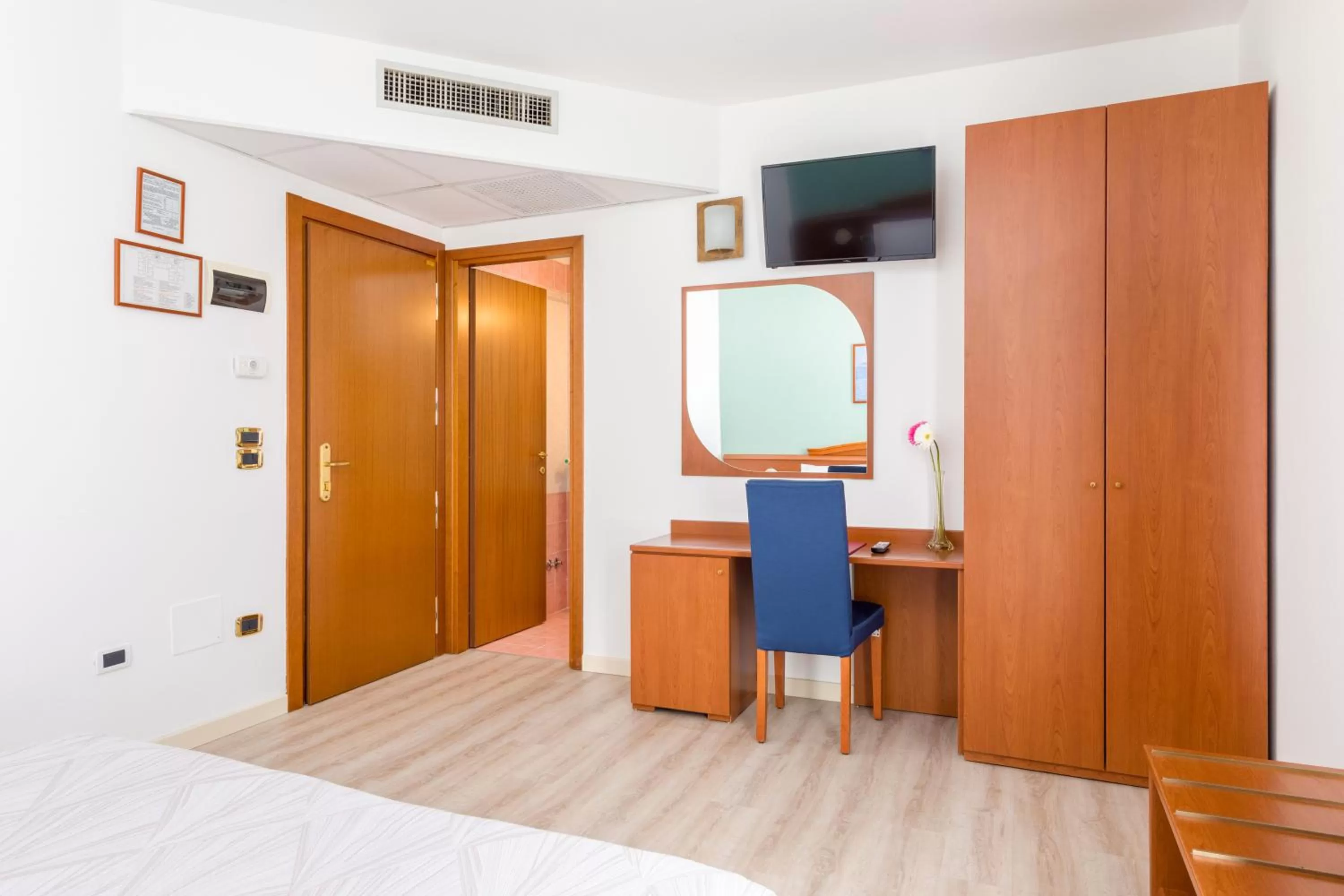 Photo of the whole room, Bed in Hotel Palladio