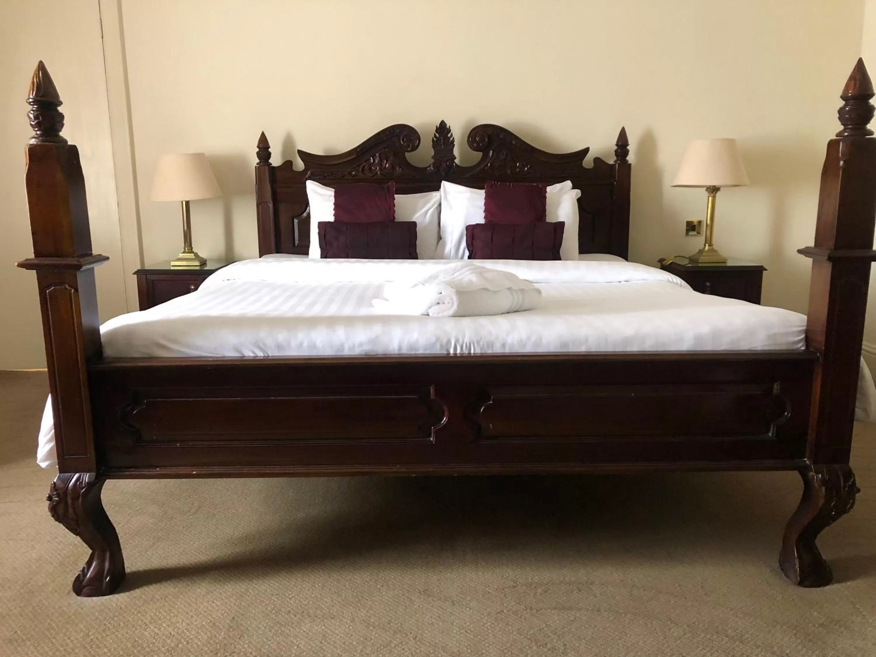 Bed in Park House Hotel