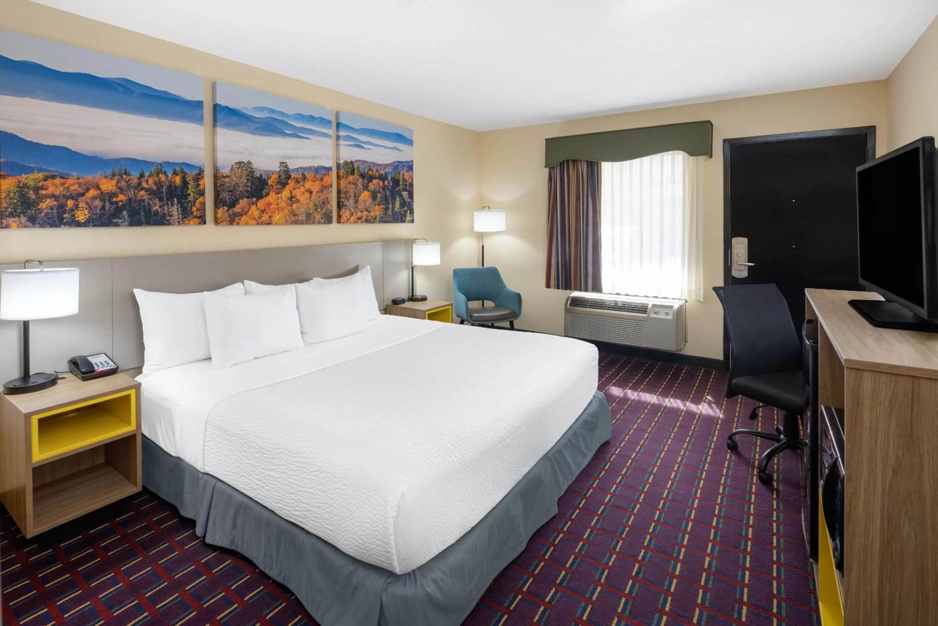 Photo of the whole room, Bed in Days Inn by Wyndham Murphy