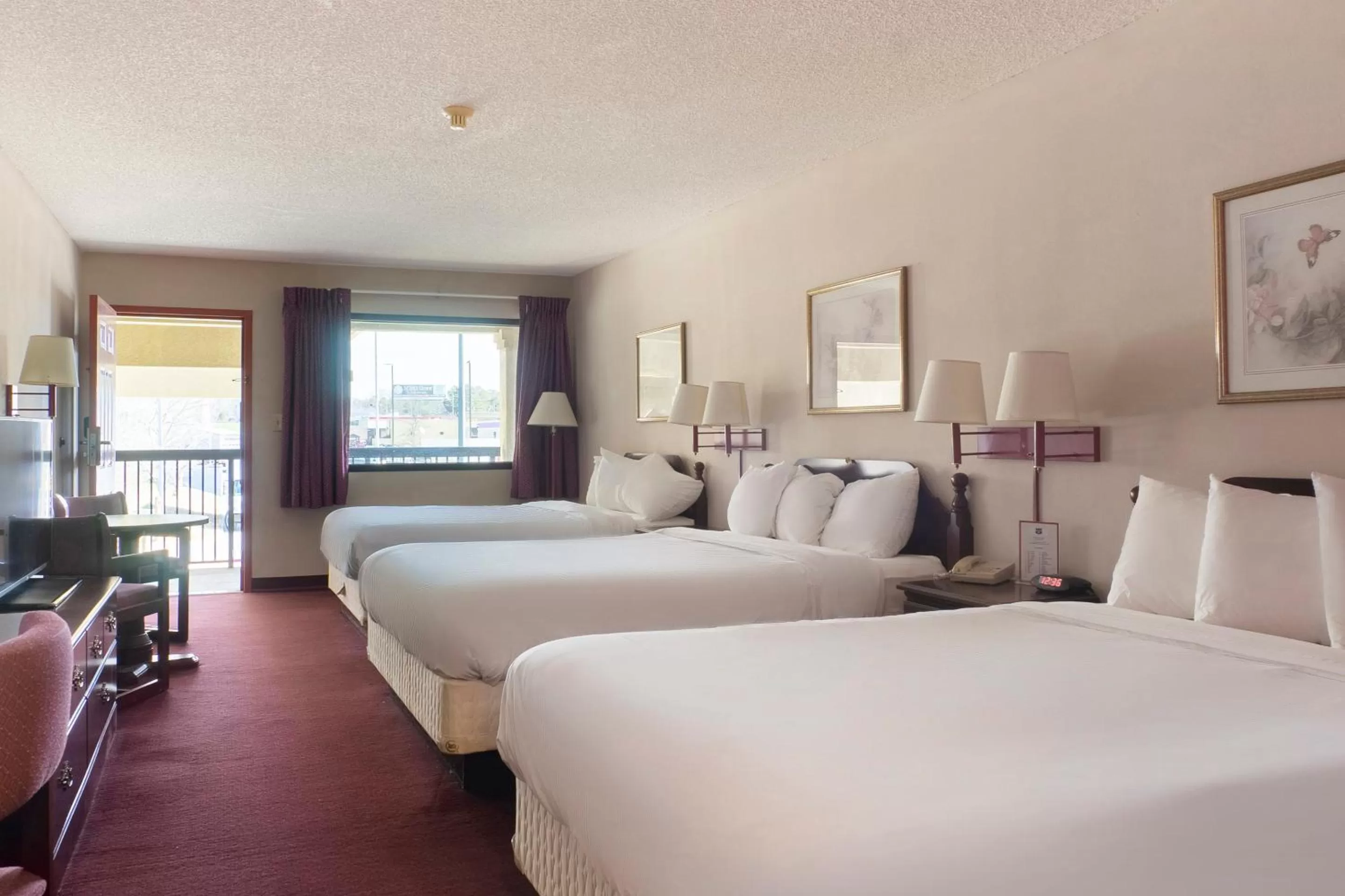 Bedroom, Bed in Days Inn by Wyndham Adairsville