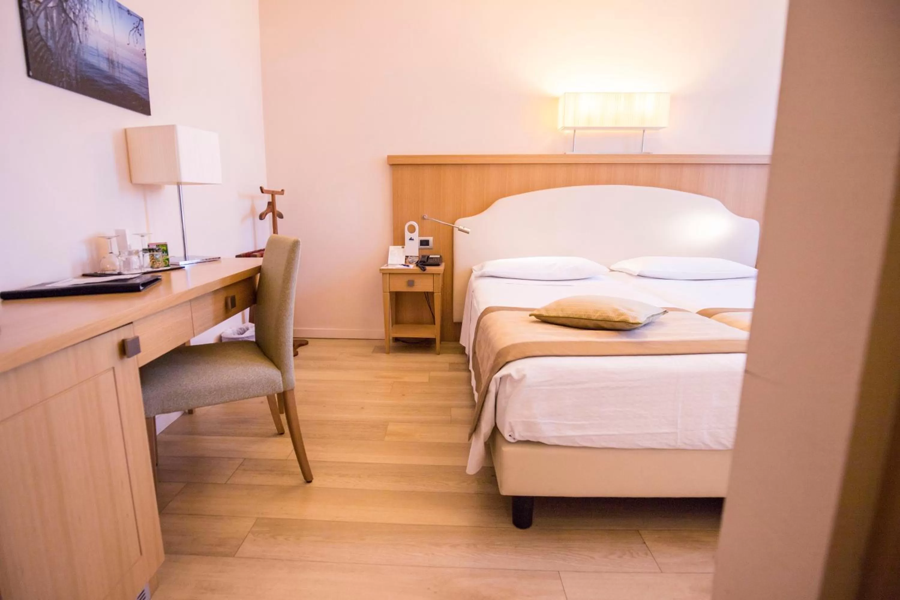 Photo of the whole room, Bed in Hotel Sirmione Terme