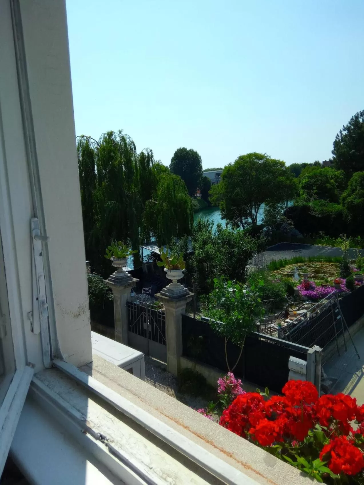 Garden view in Villa Fiorita