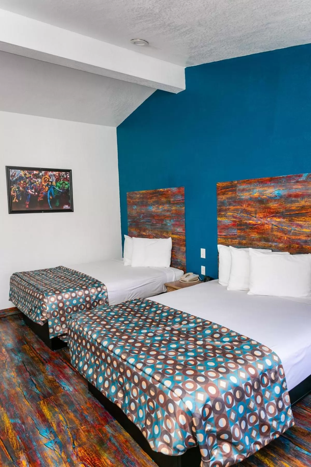 Photo of the whole room, Bed in Anaheim Discovery Inn and Suites