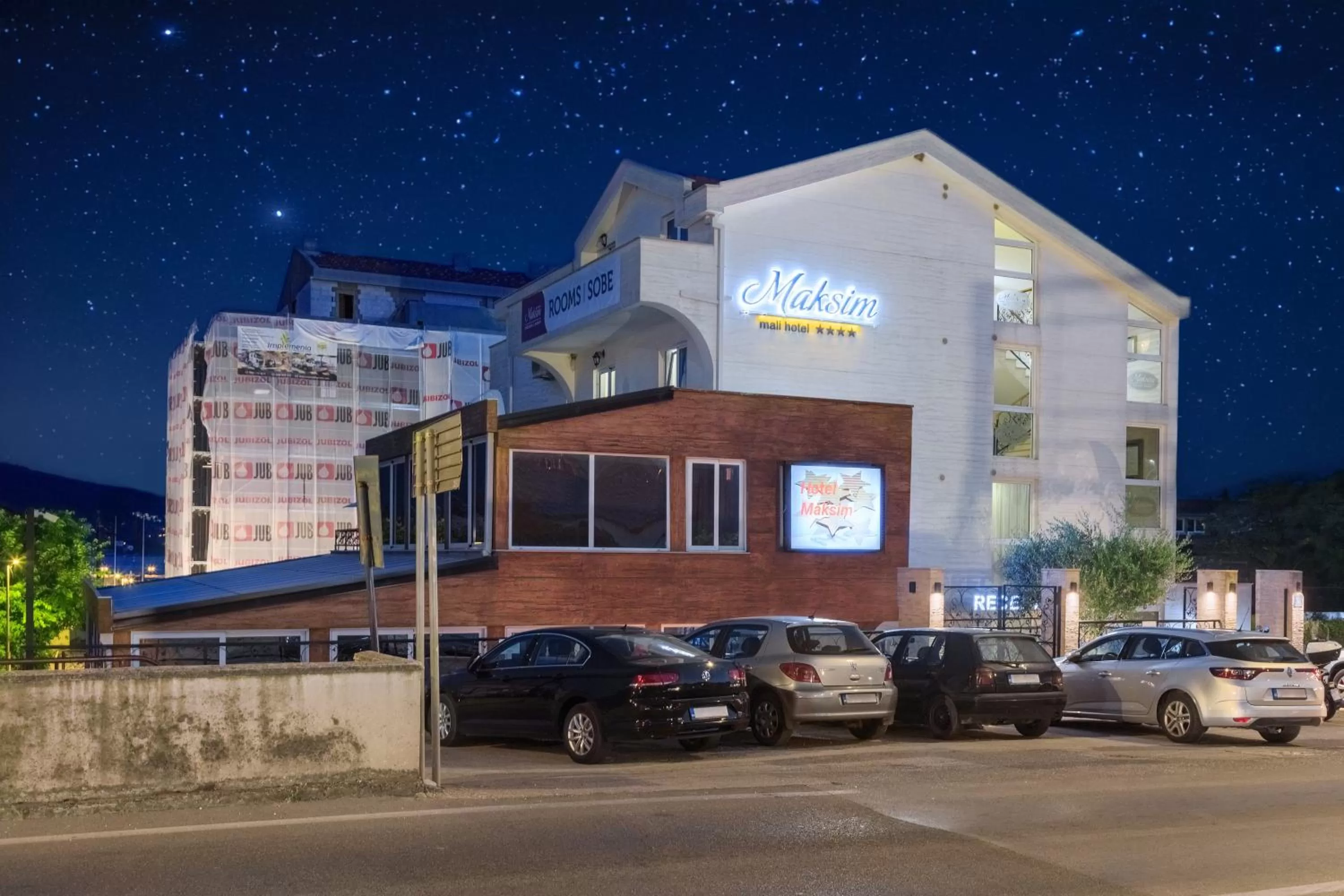 Property building in Hotel Maksim