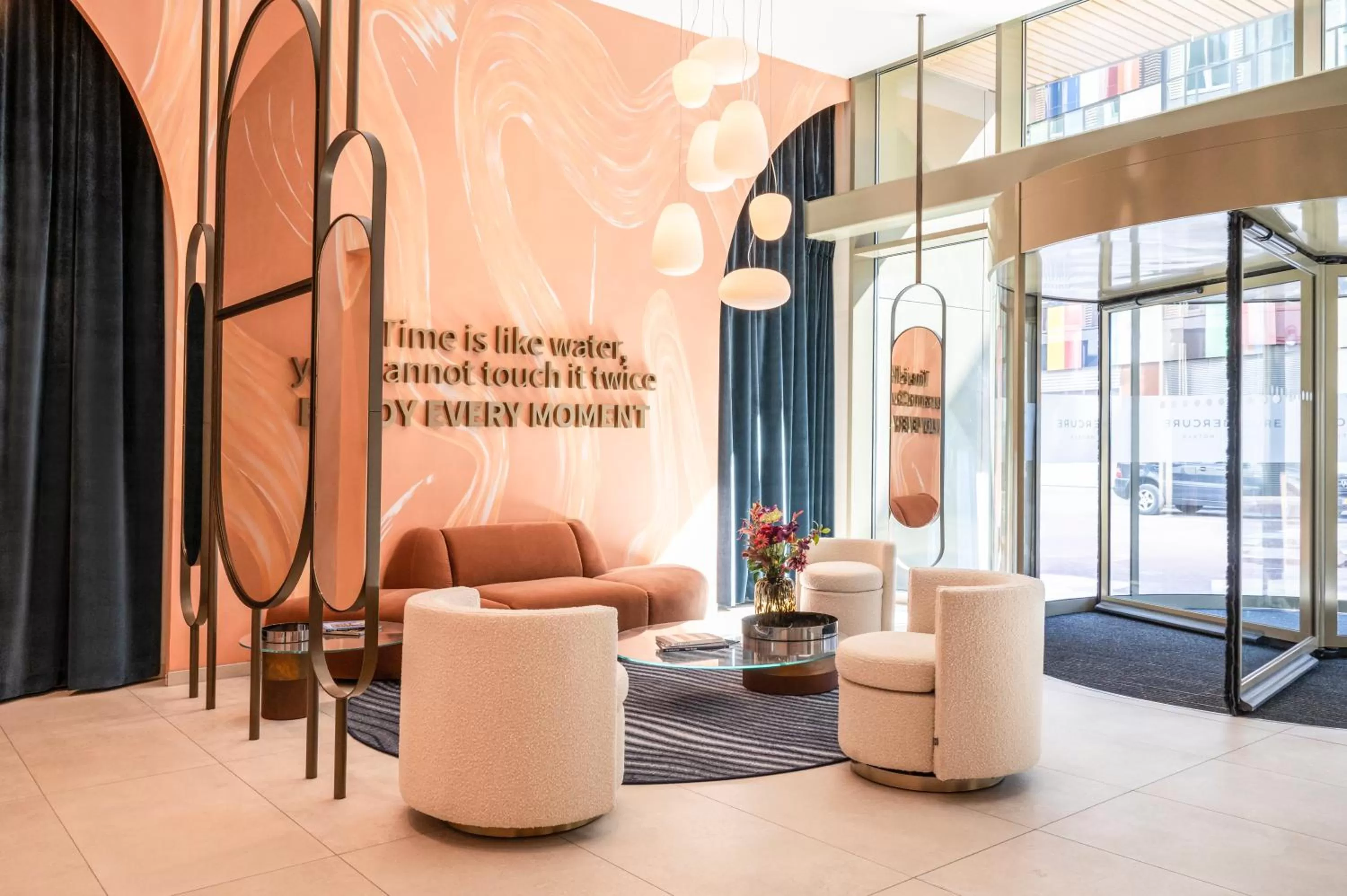 Lobby or reception in Mercure Amsterdam North Station