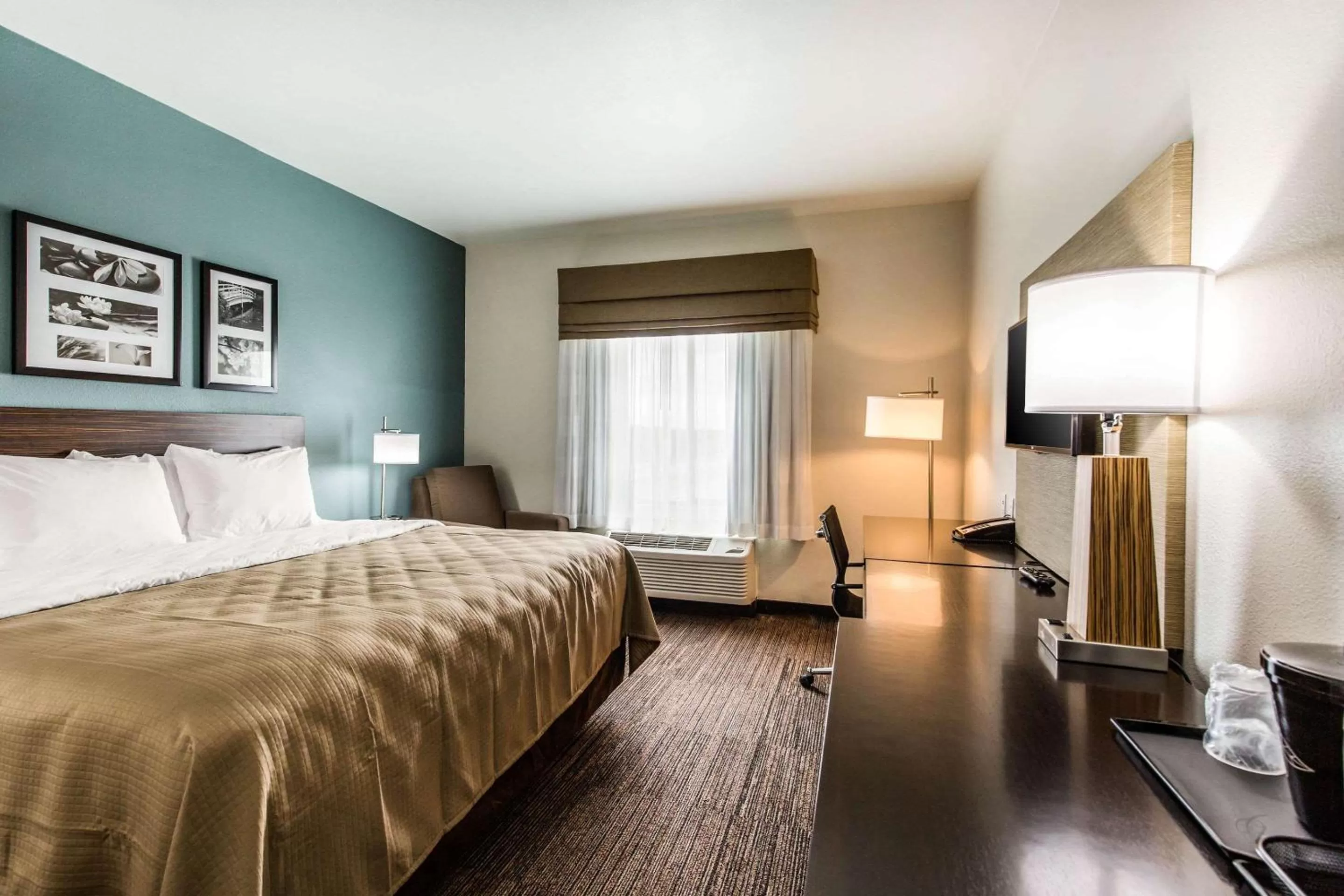 Photo of the whole room, Bed in Sleep Inn & Suites Bryan - College Station