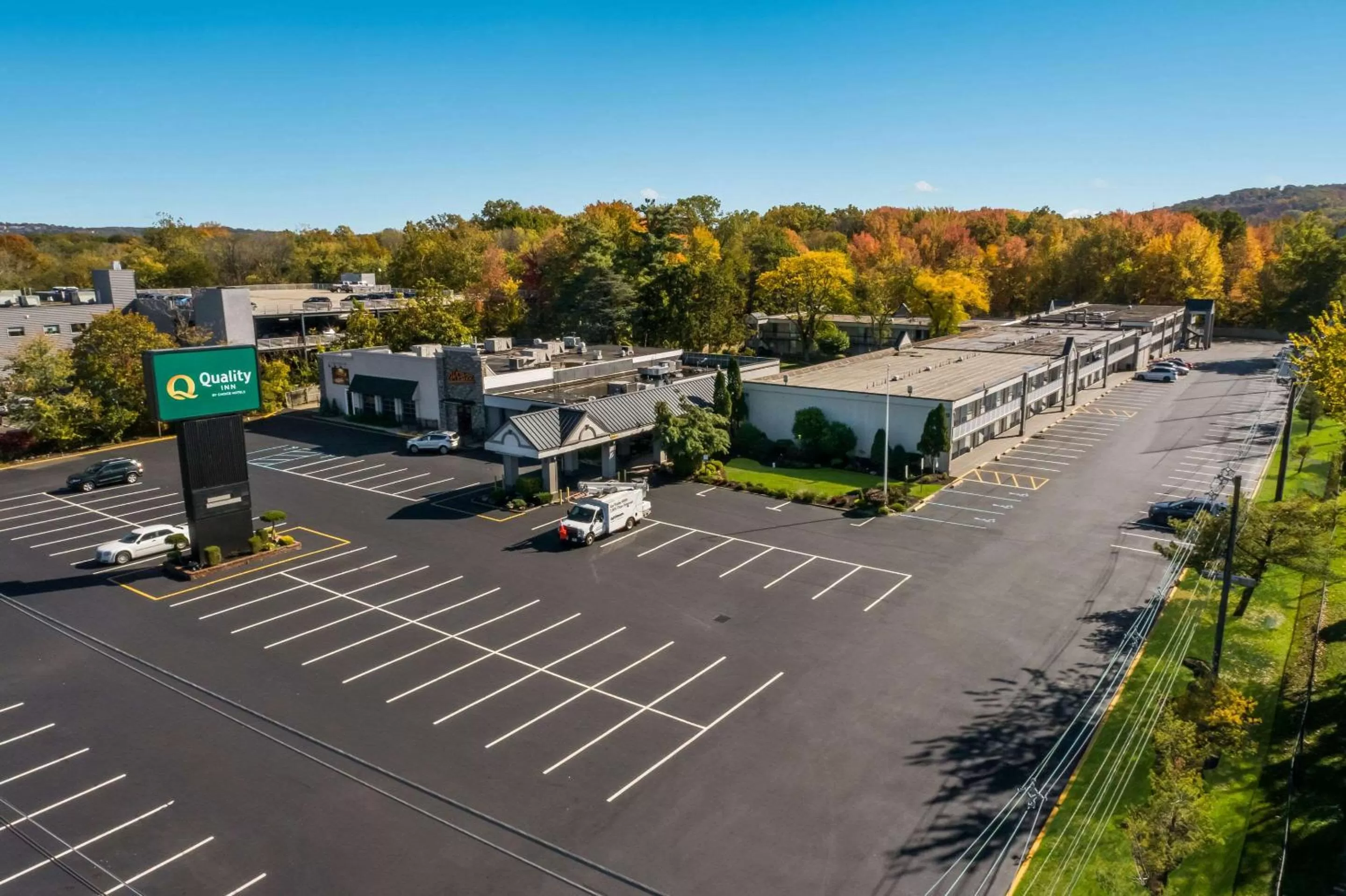 Property building in Quality Inn Wayne - Fairfield Area