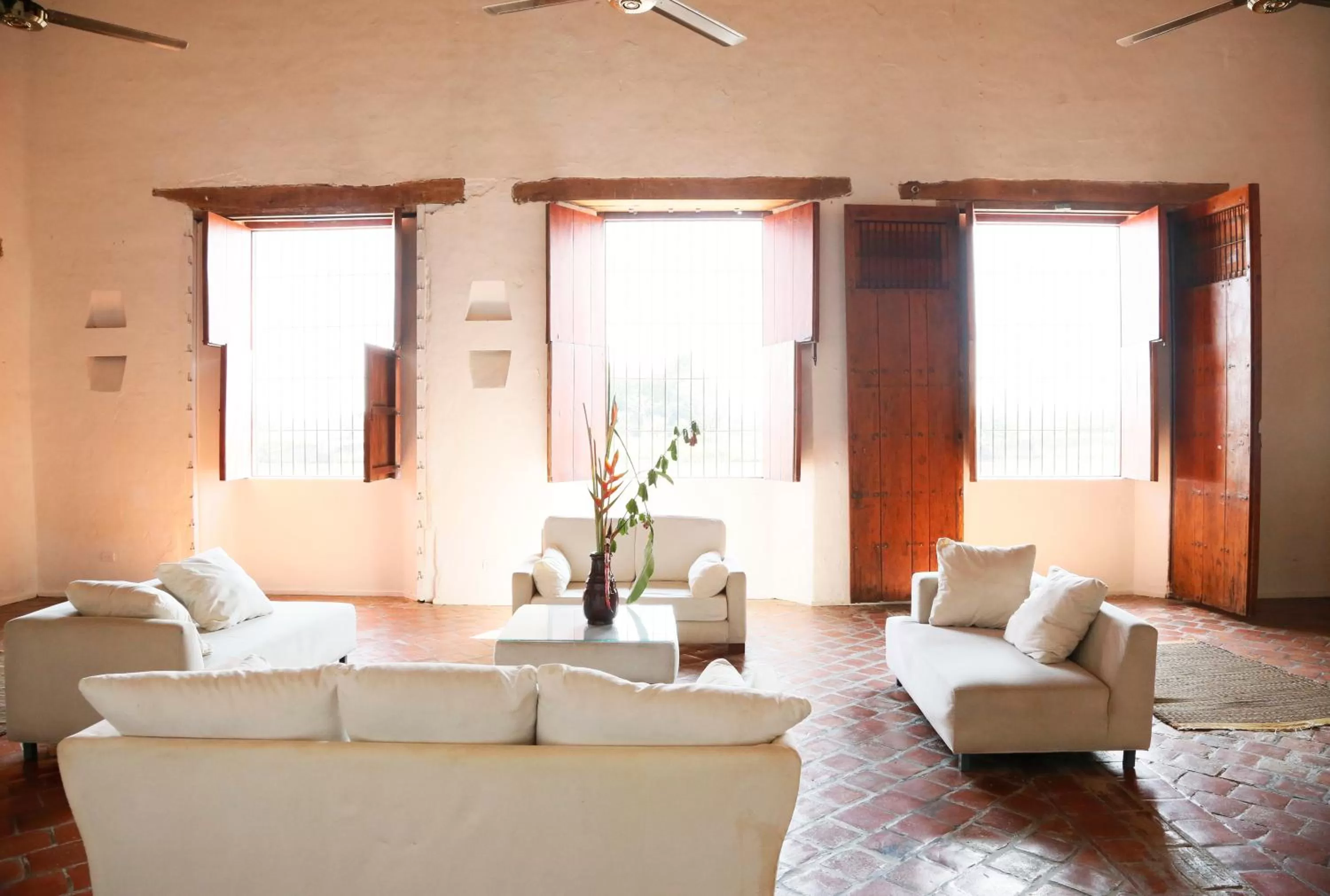 Day in Portal de la Marquesa