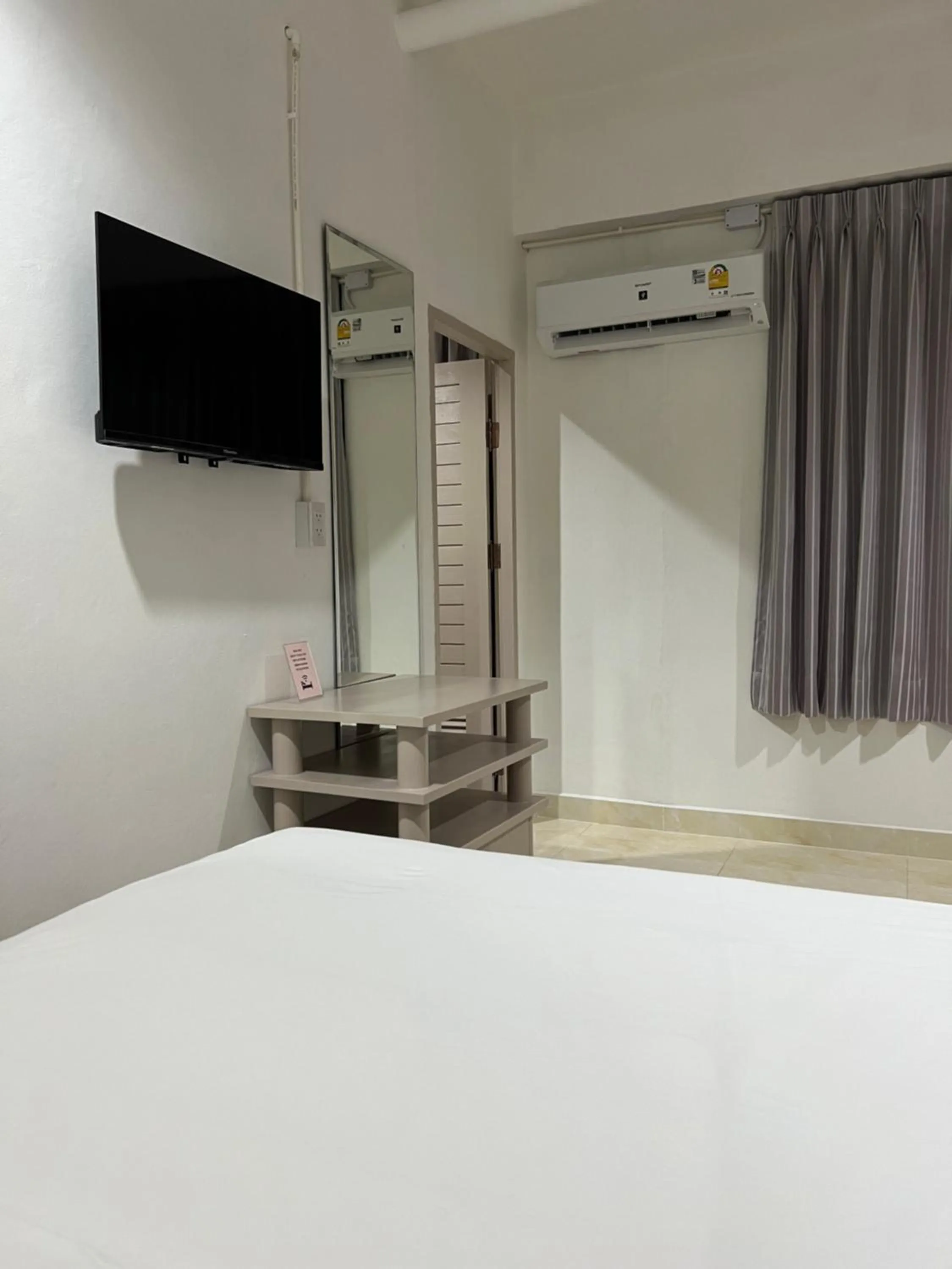 Area and facilities, Bed in Mall Suites Hotel