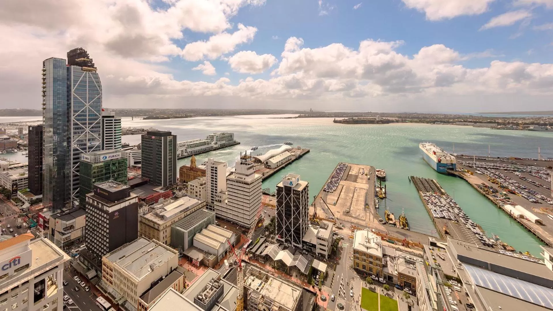 One-Bedroom Apartment with Harbor View in Auckland Harbour Suites