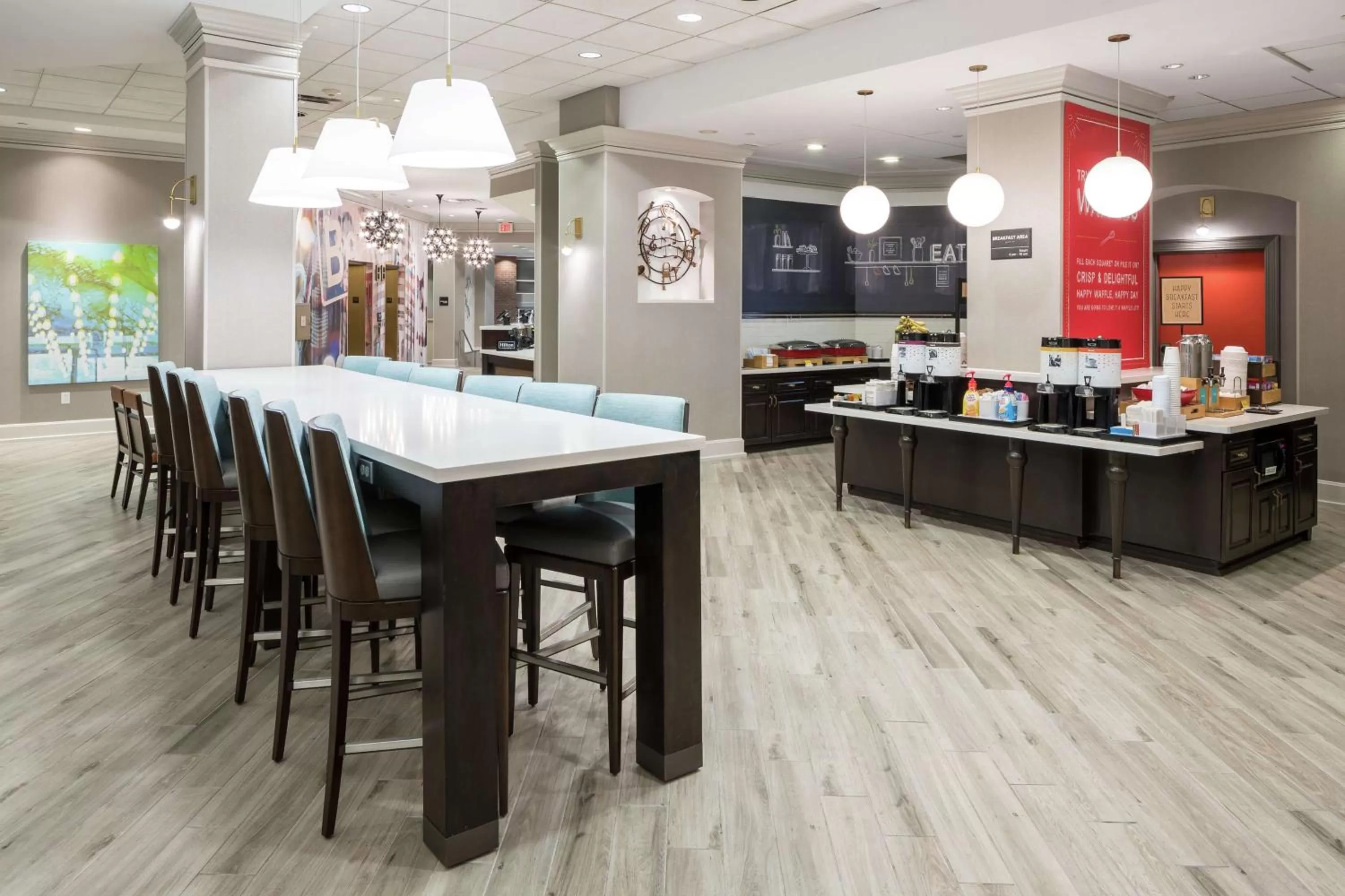 Breakfast in Hampton Inn & Suites Memphis-Beale Street