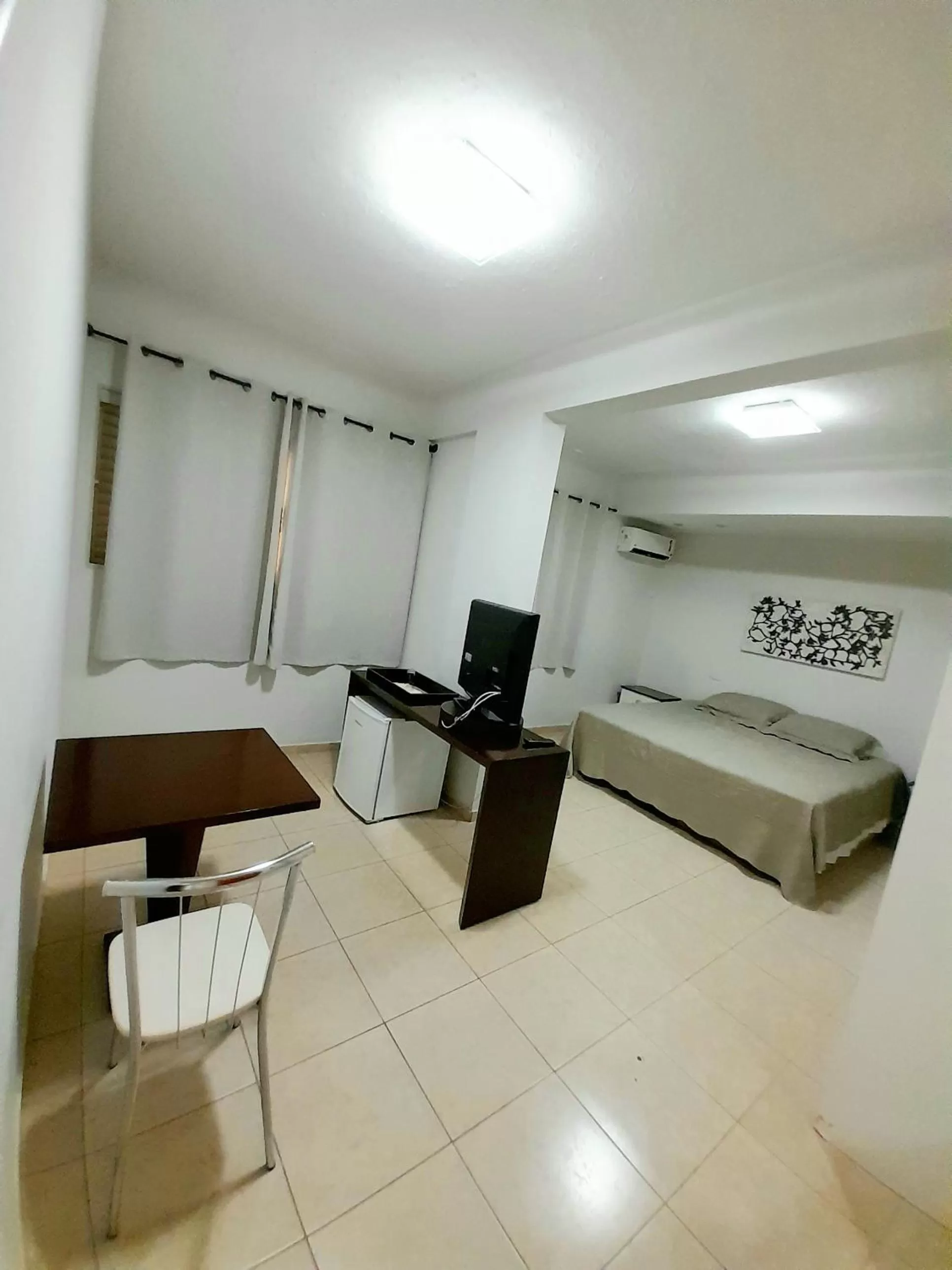 Photo of the whole room in Jales Center Hotel