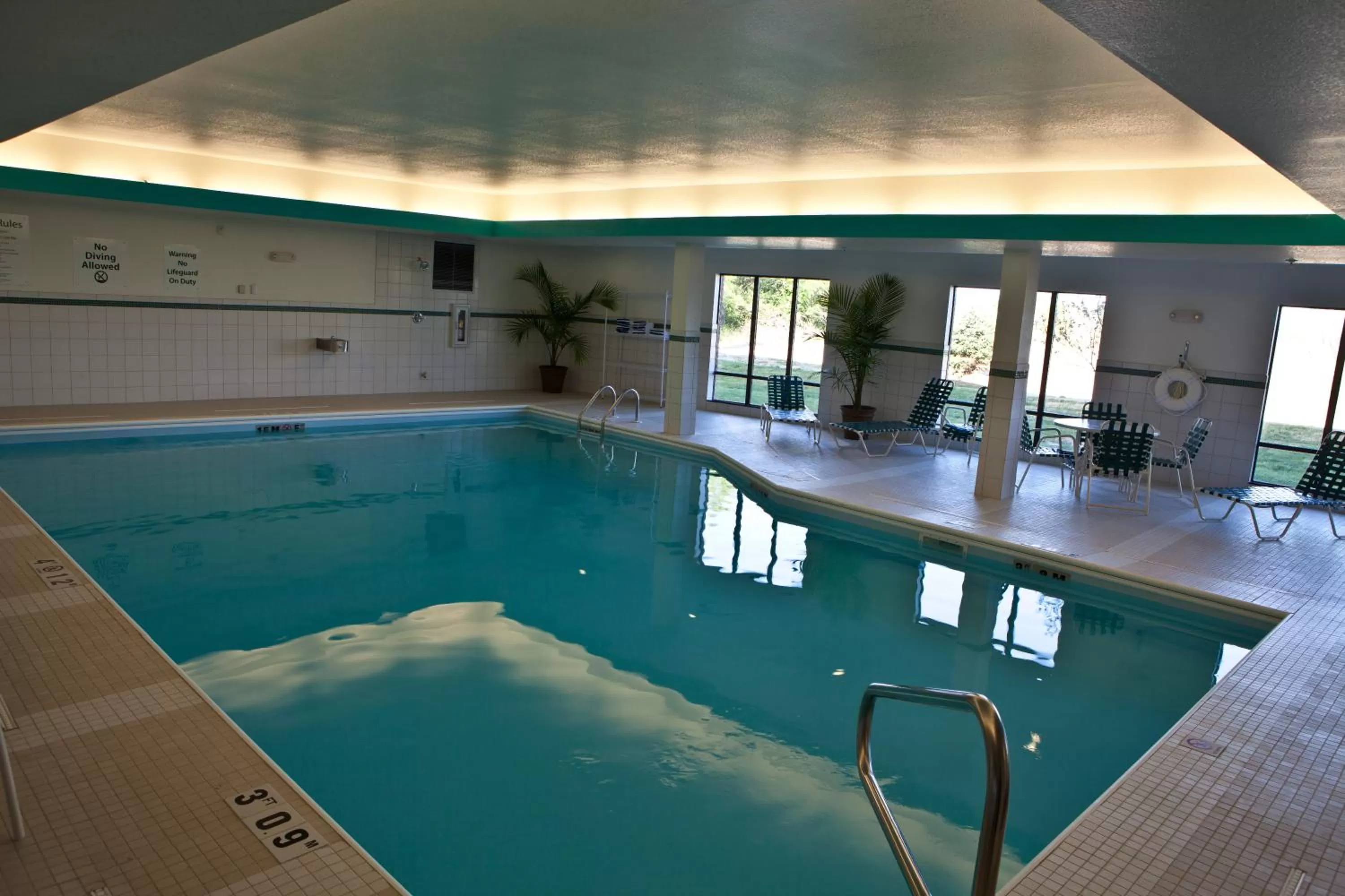 Swimming pool in Holiday Inn Express Hotel & Suites Lansing-Dimondale by IHG