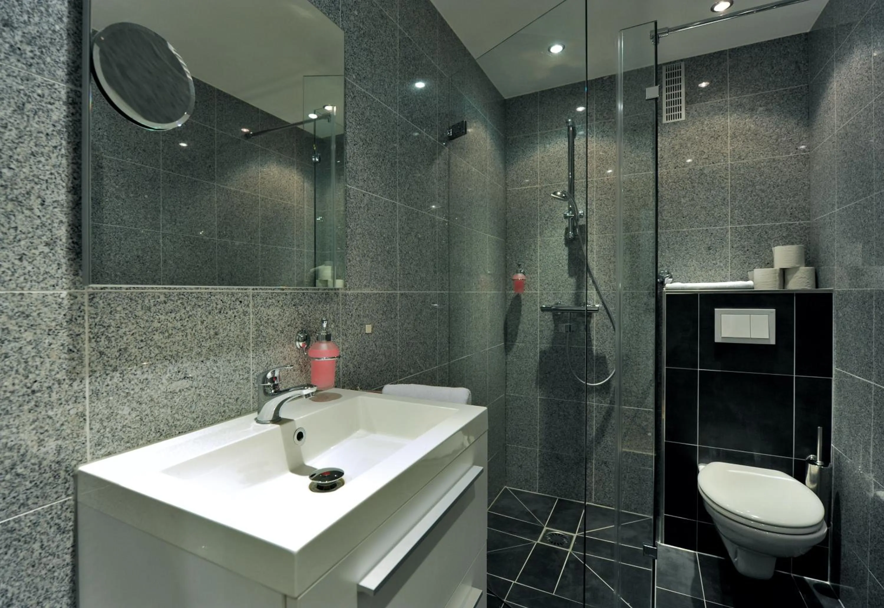 Bathroom in Air Hotel Wartburg