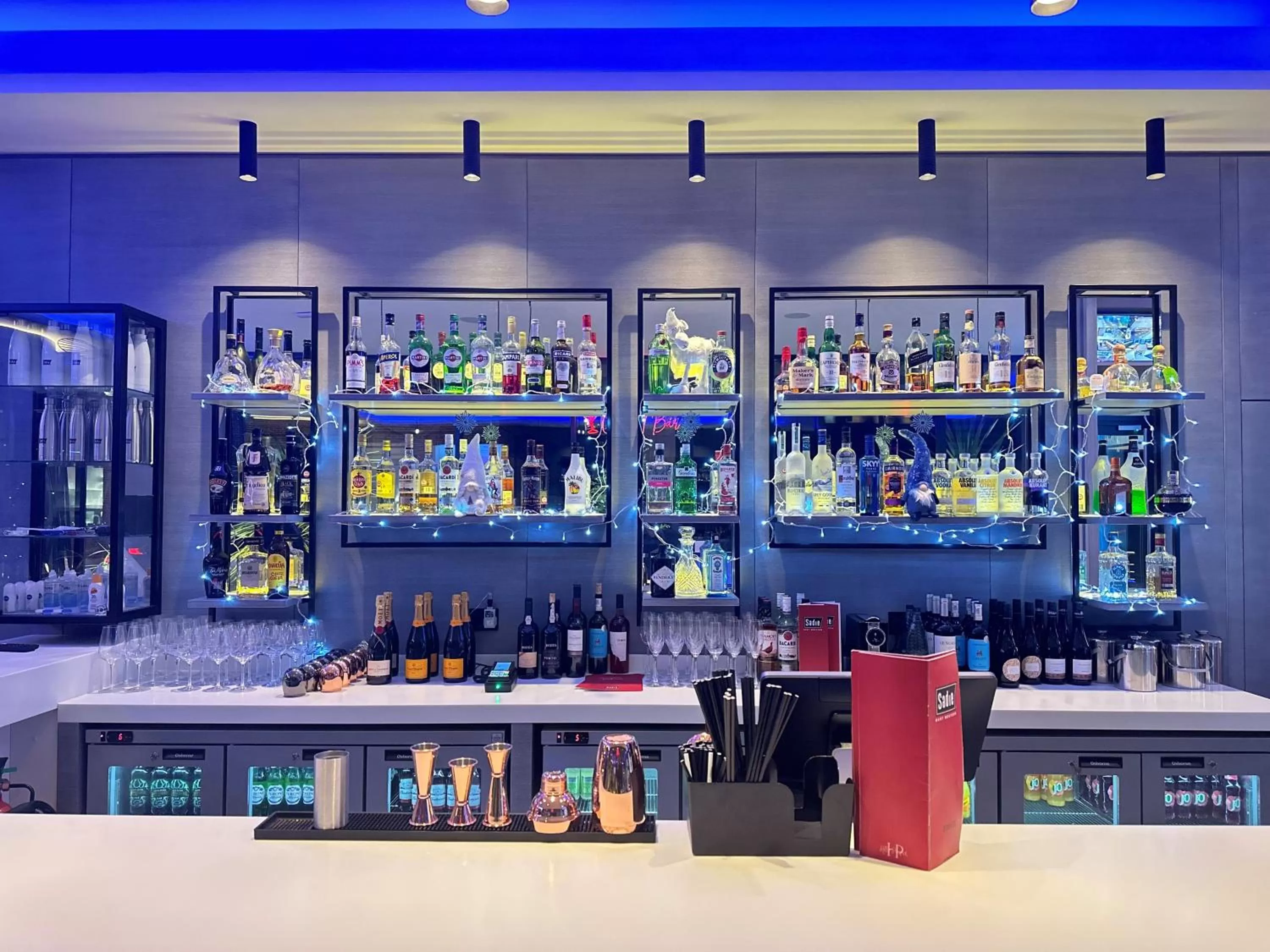 Lounge or bar in Sadie Best Western Hotel at Luton