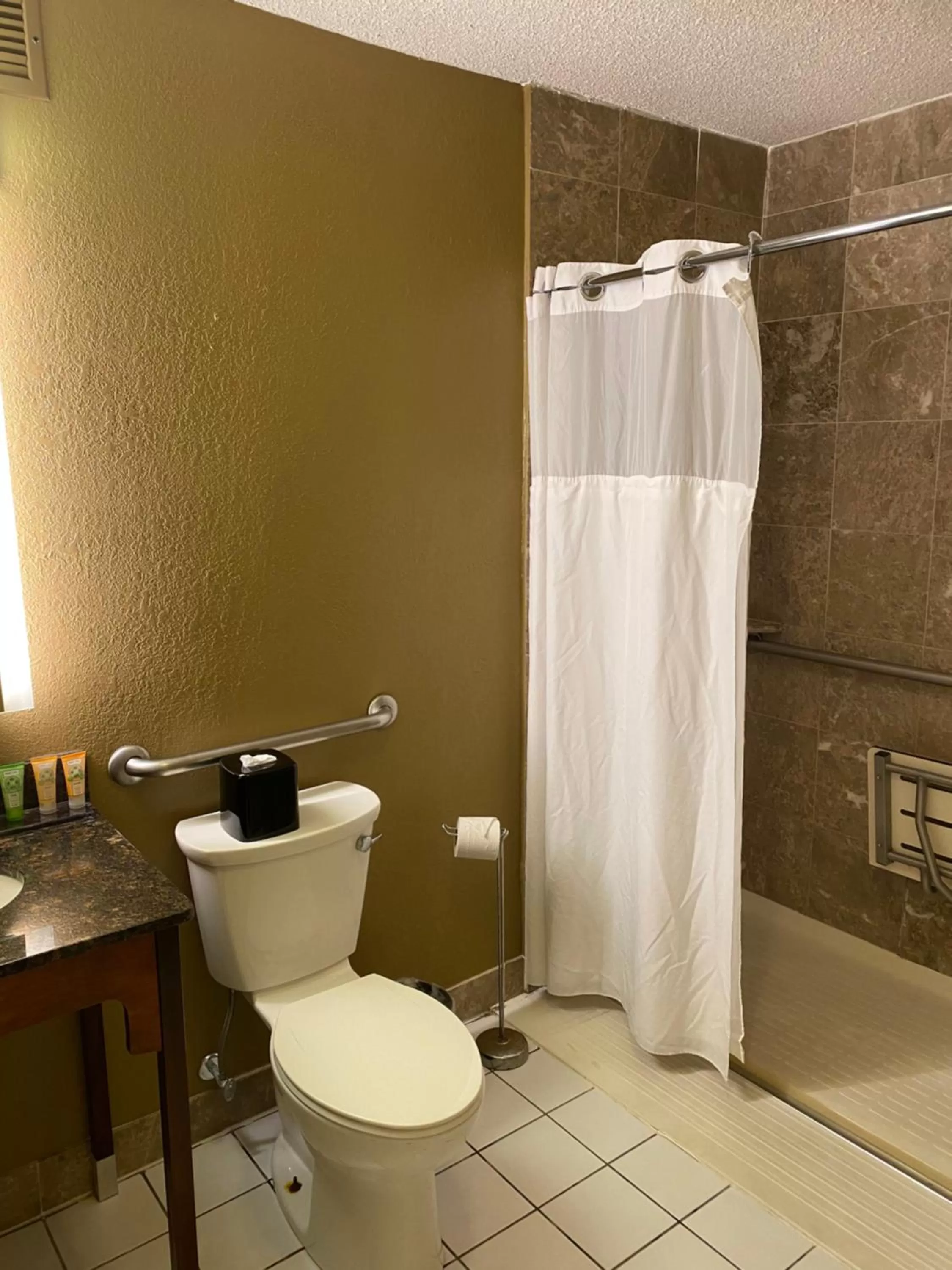 Shower in Wyndham Garden Warsaw