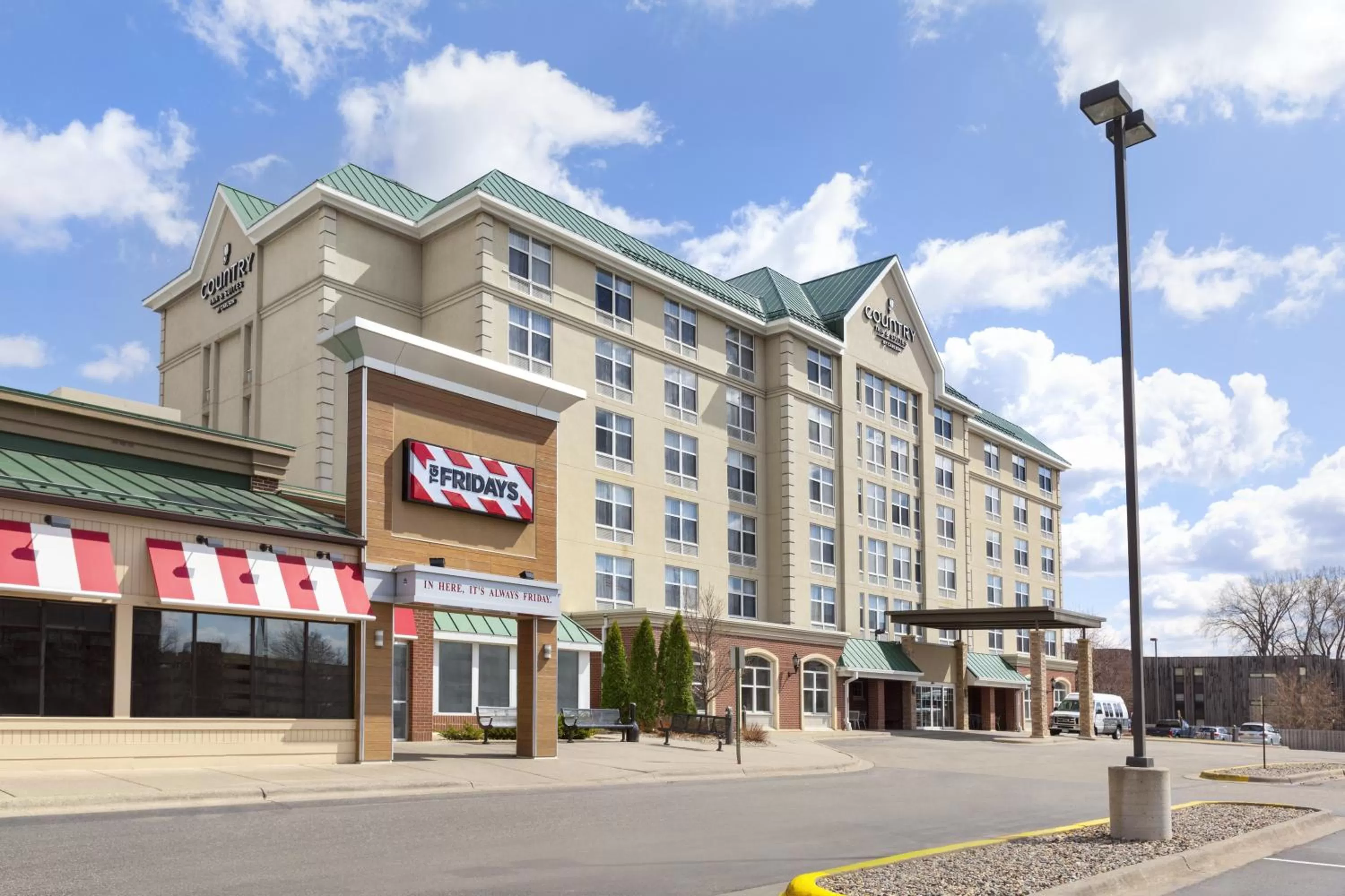 Restaurant/places to eat in Country Inn & Suites by Radisson, Bloomington at Mall of America, MN