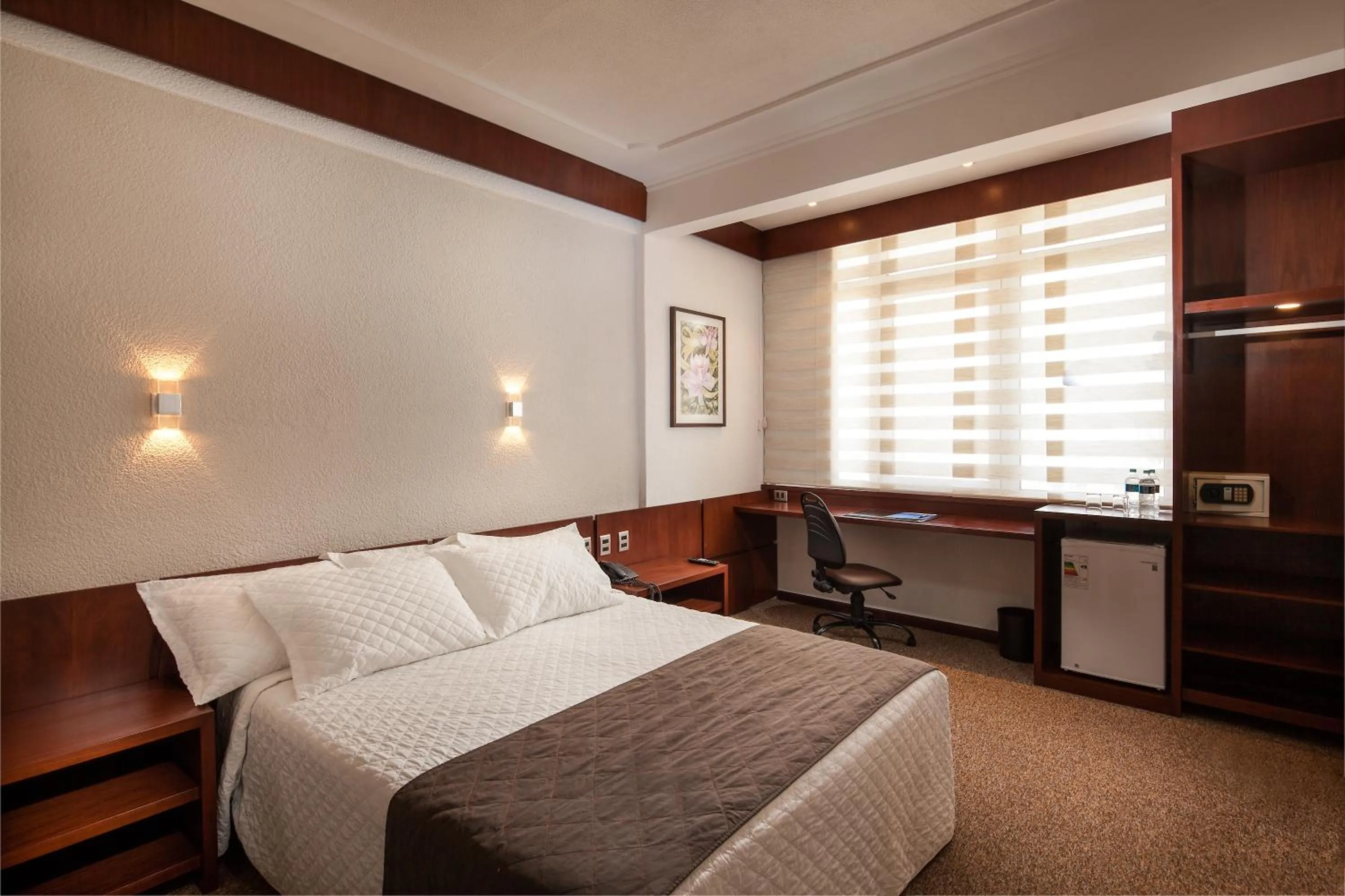 Photo of the whole room, Bed in Hotel Cortez