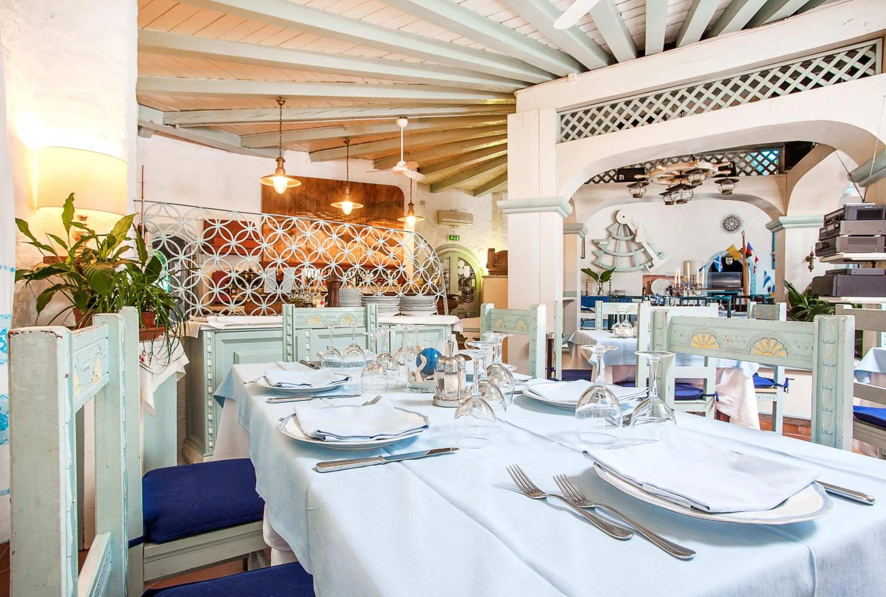 Restaurant/places to eat in Hotel Stefania Boutique Hotel by the Beach