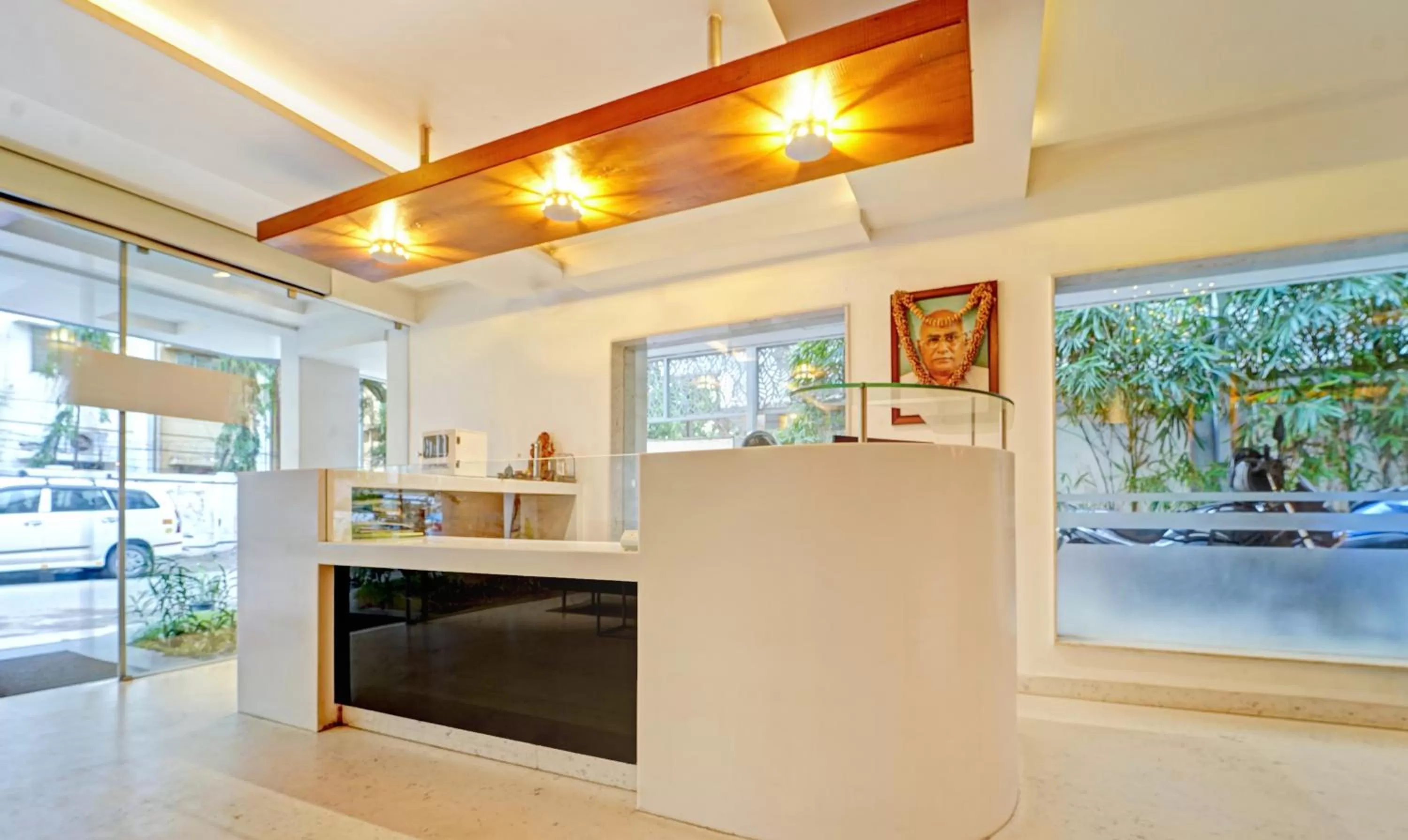 Lobby or reception in Treebo Vinayak Inn, 600 Mts From Coimbatore Railway Station