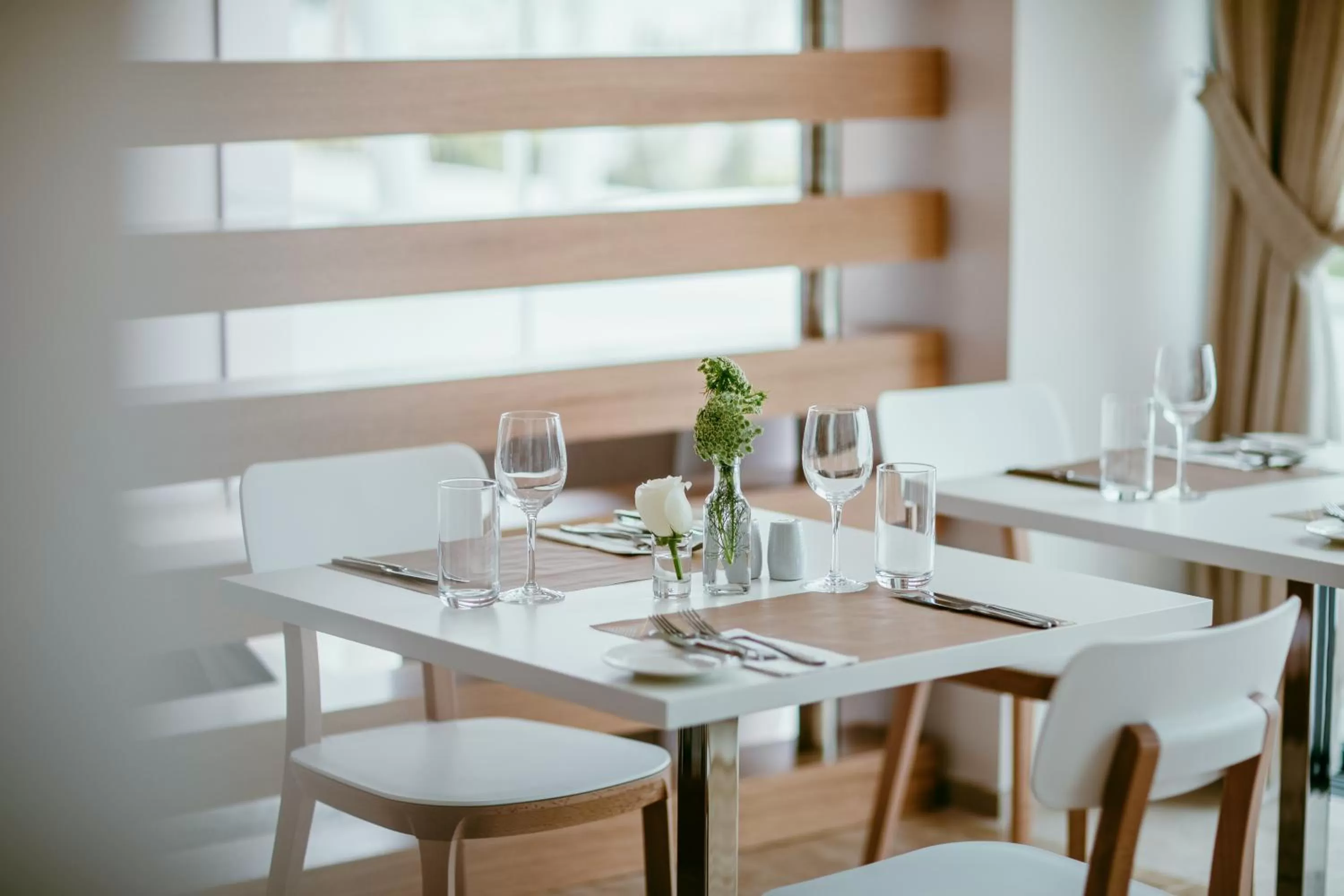 Restaurant/places to eat in Lebay Beach Hotel