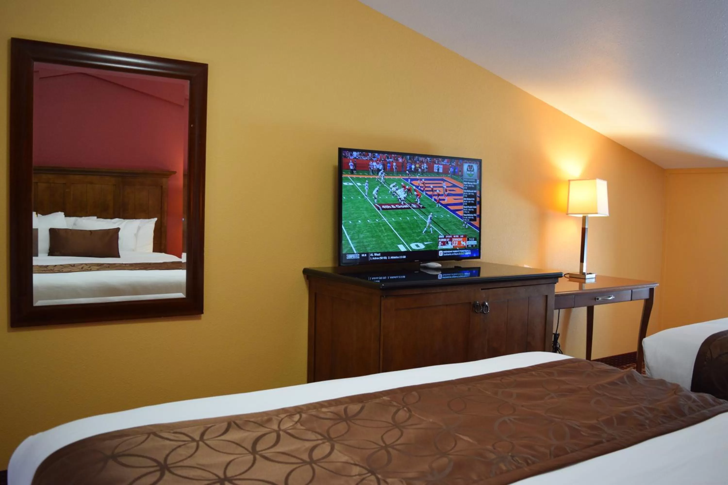 TV and multimedia, Bed in Dew Drop Inn