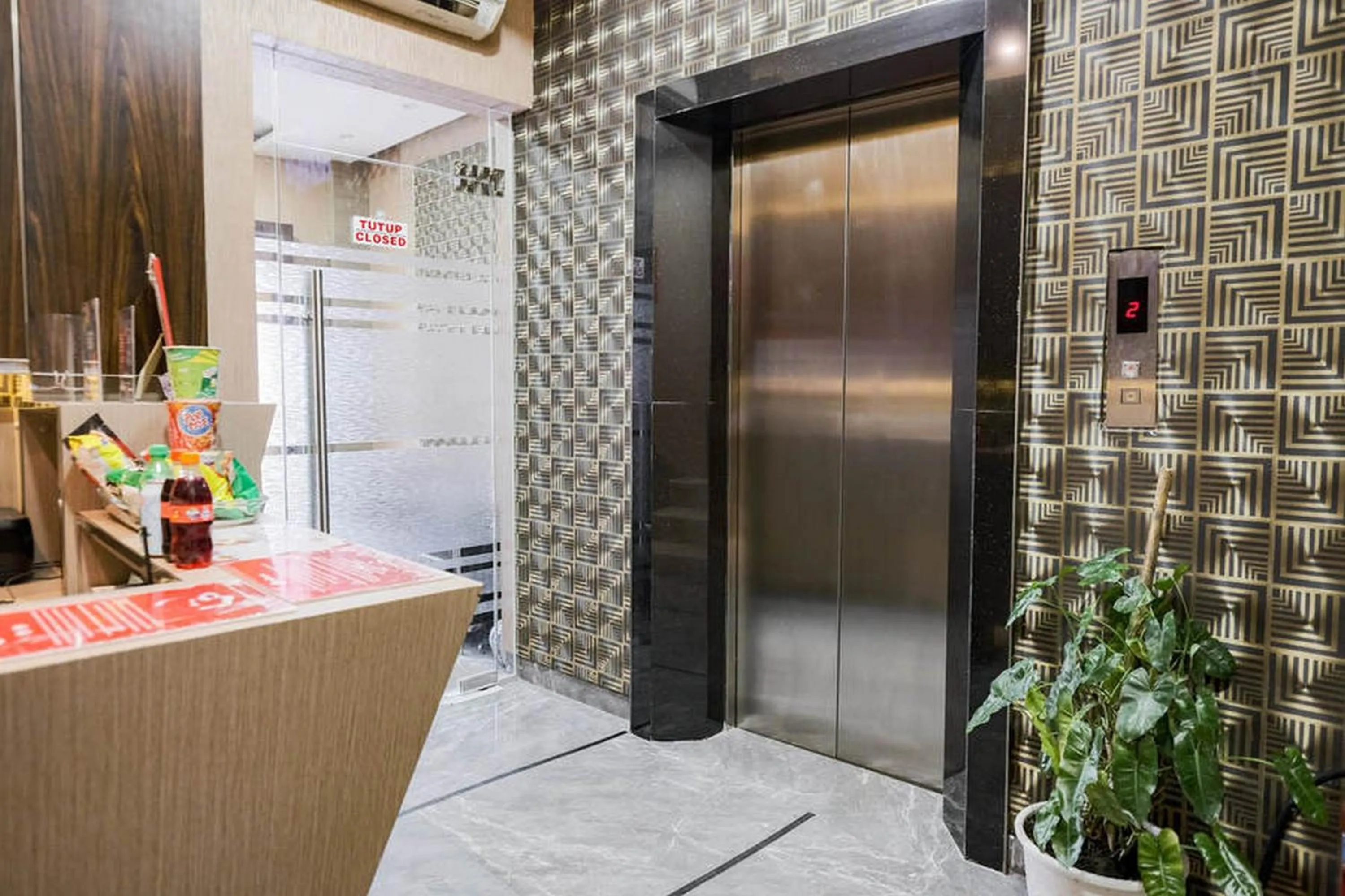 RedDoorz Plus @ Simpang USU Medan