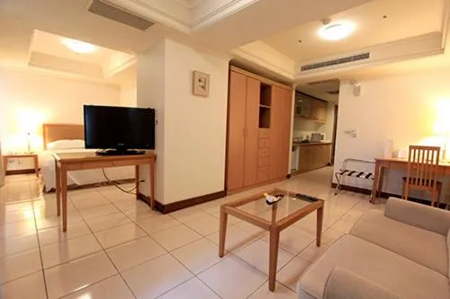 Photo of the whole room in Park Lane Inn