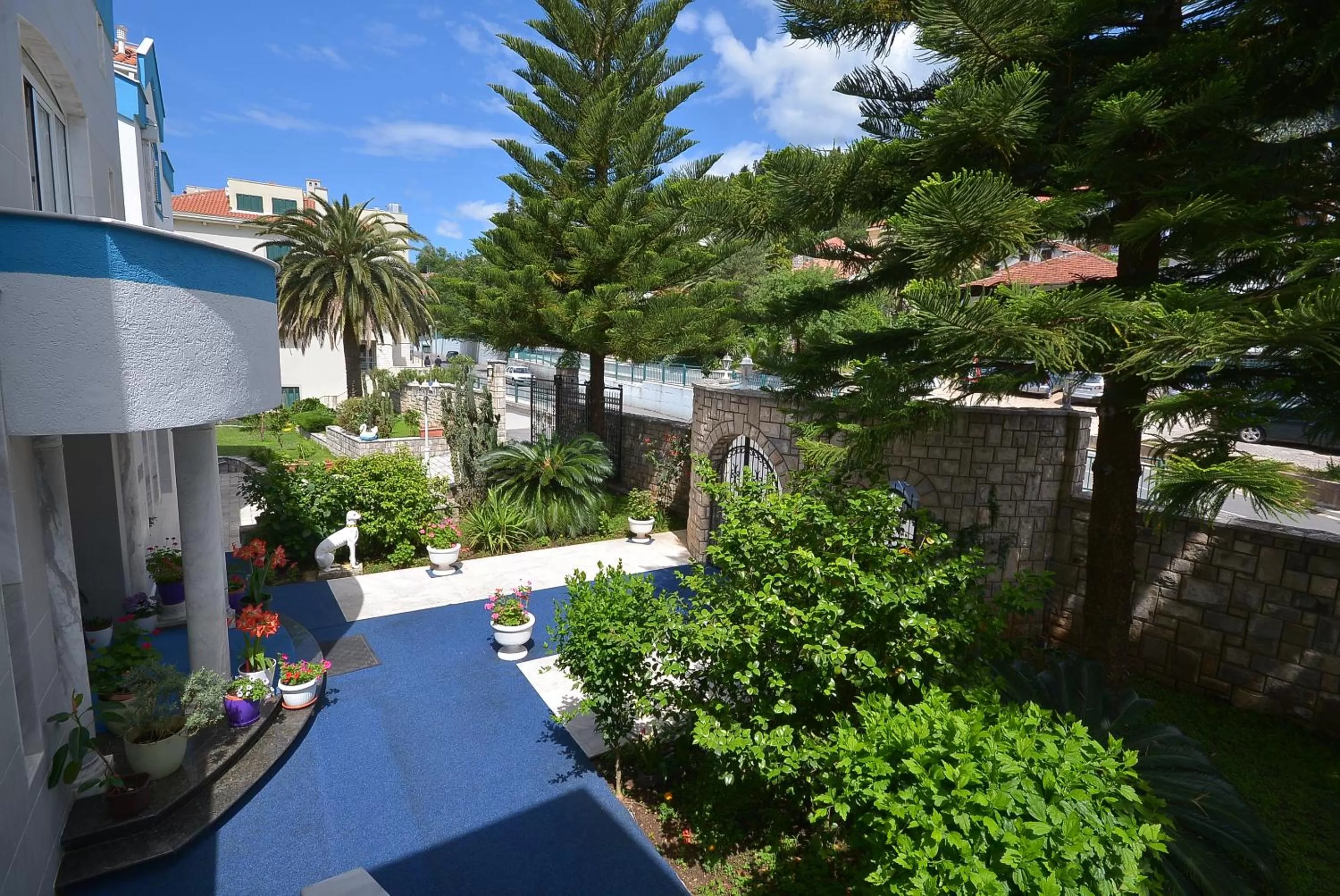 Property building in Hotel Vila Margot