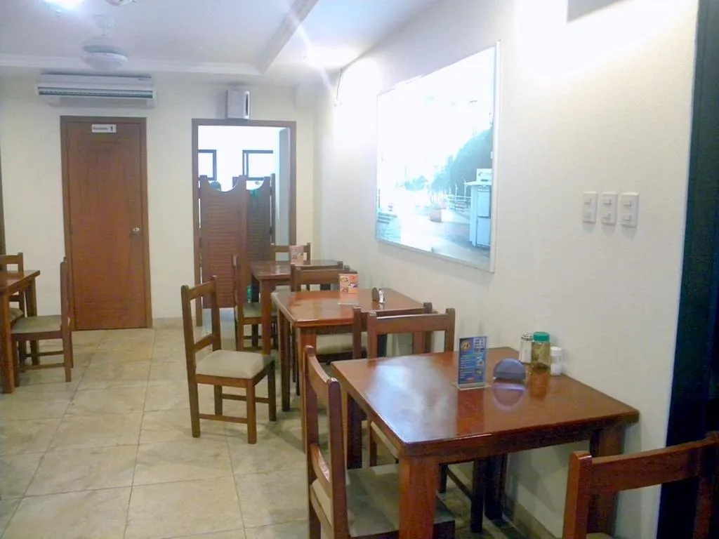 Restaurant/places to eat in Hotel Onix Gold