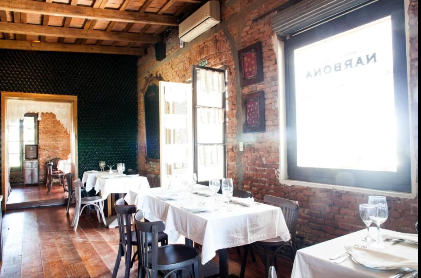 Restaurant/places to eat in Narbona Wine Lodge