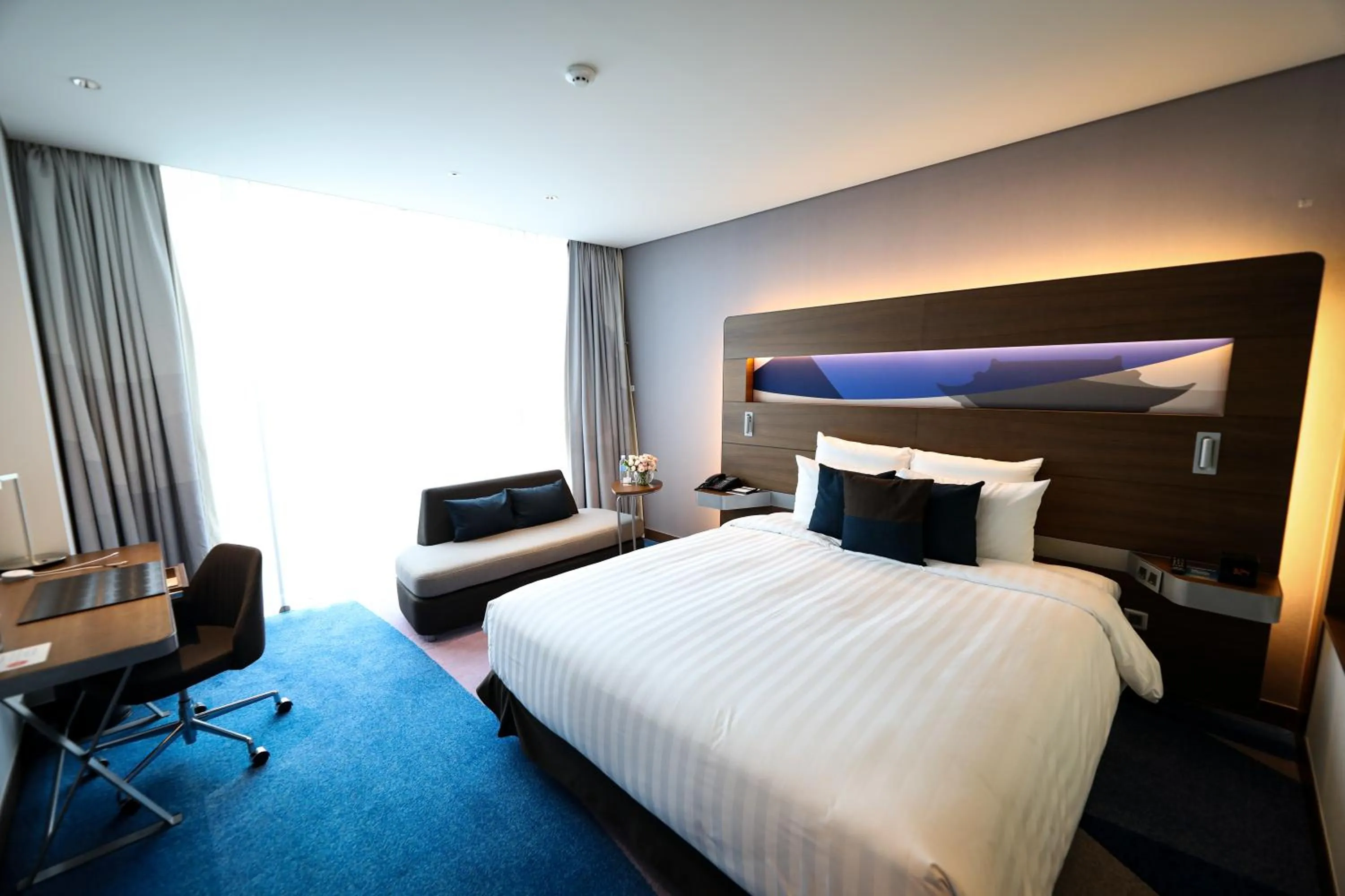 Bed in Novotel Ambassador Suwon