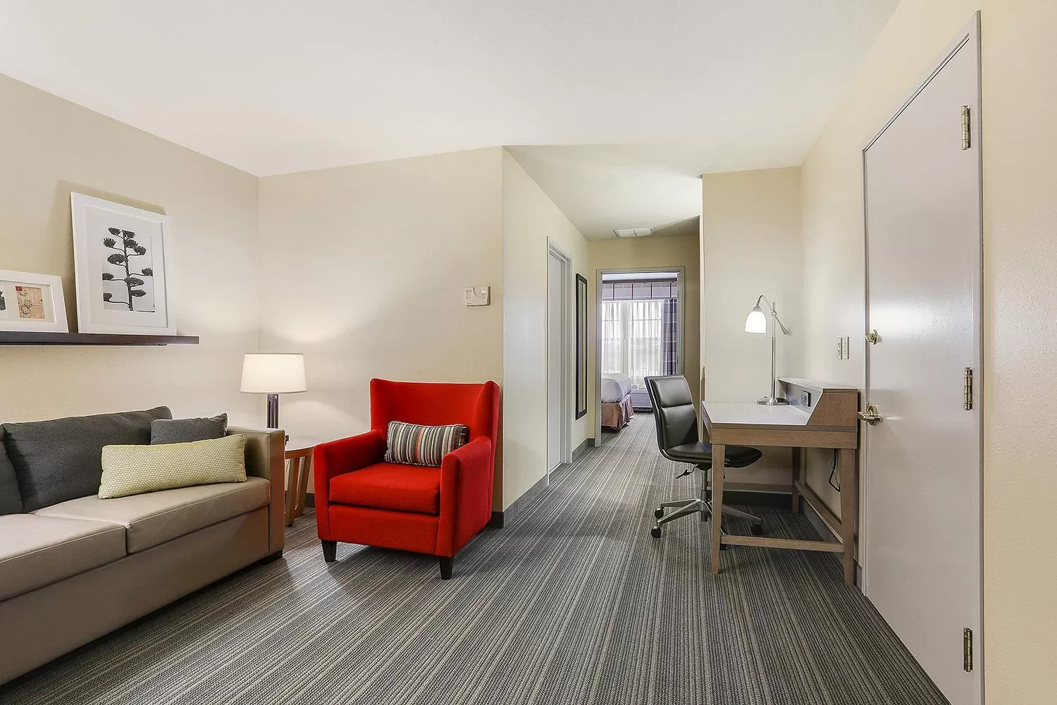 Bed in Country Inn & Suites by Radisson, Green Bay, WI