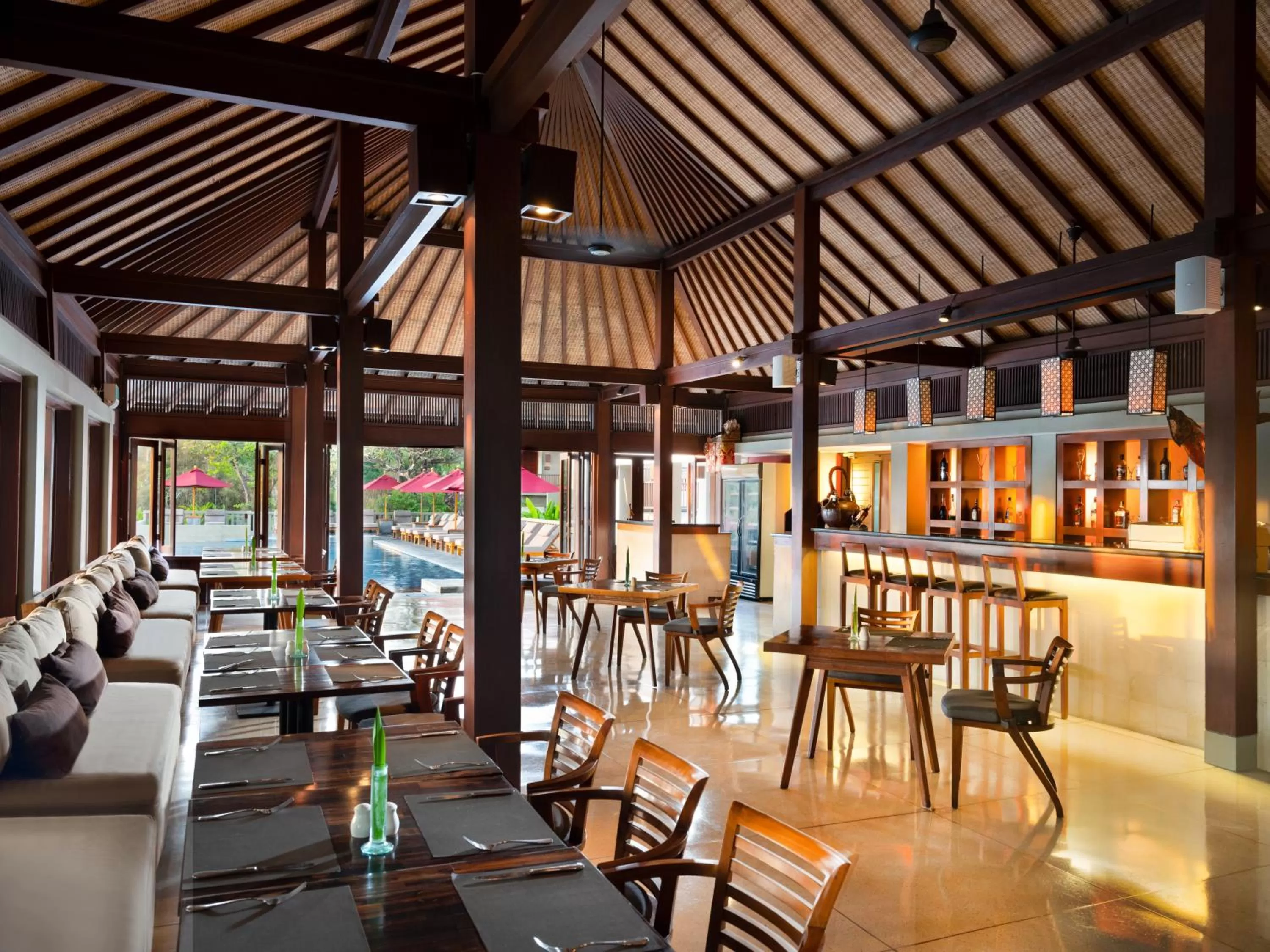 Restaurant/places to eat in Bali Niksoma Boutique Beach Resort