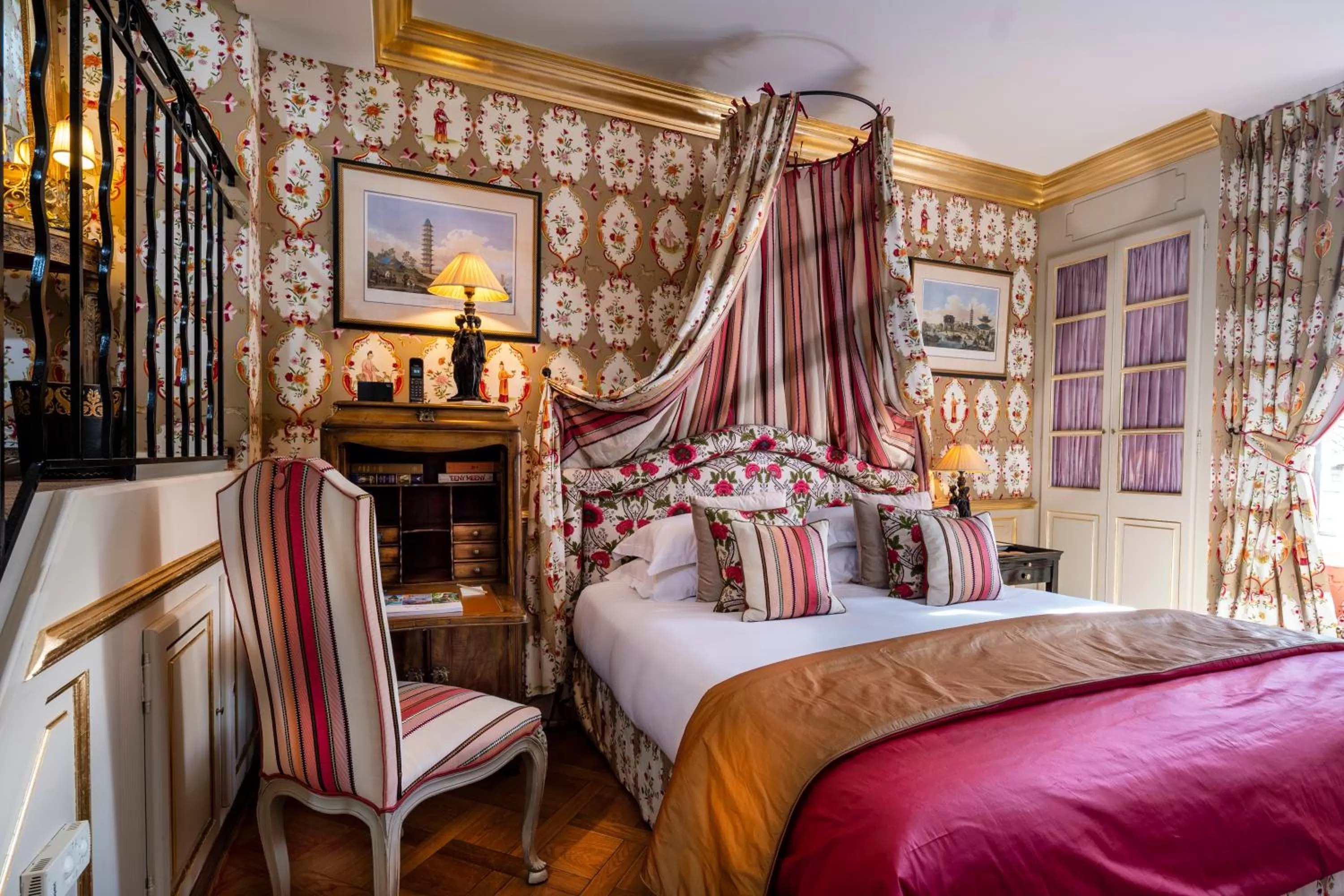 Bed in Villa Gallici Hôtel & Spa